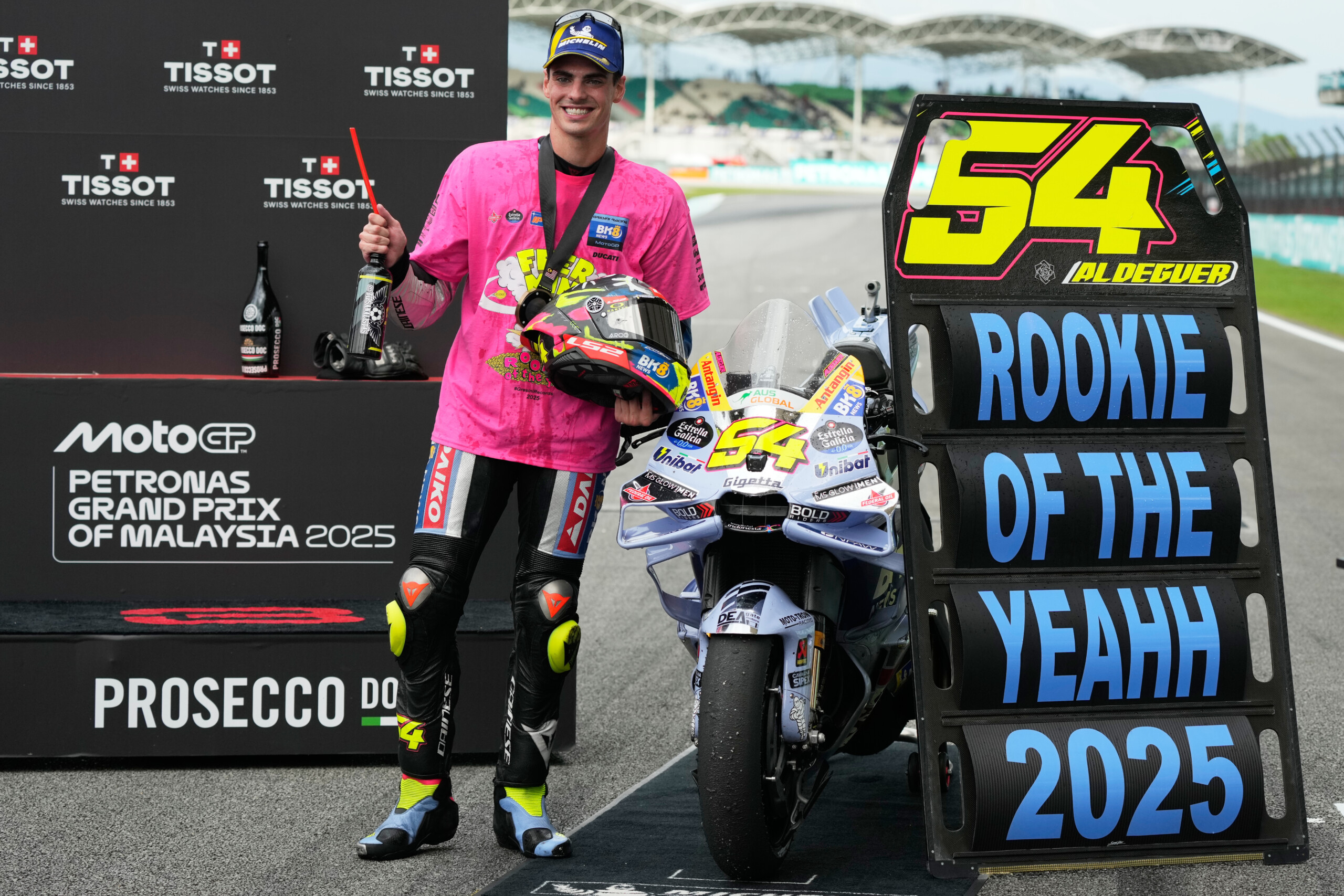 motogp chute a valence et fracture du femur pour fermin aldeguer scaled