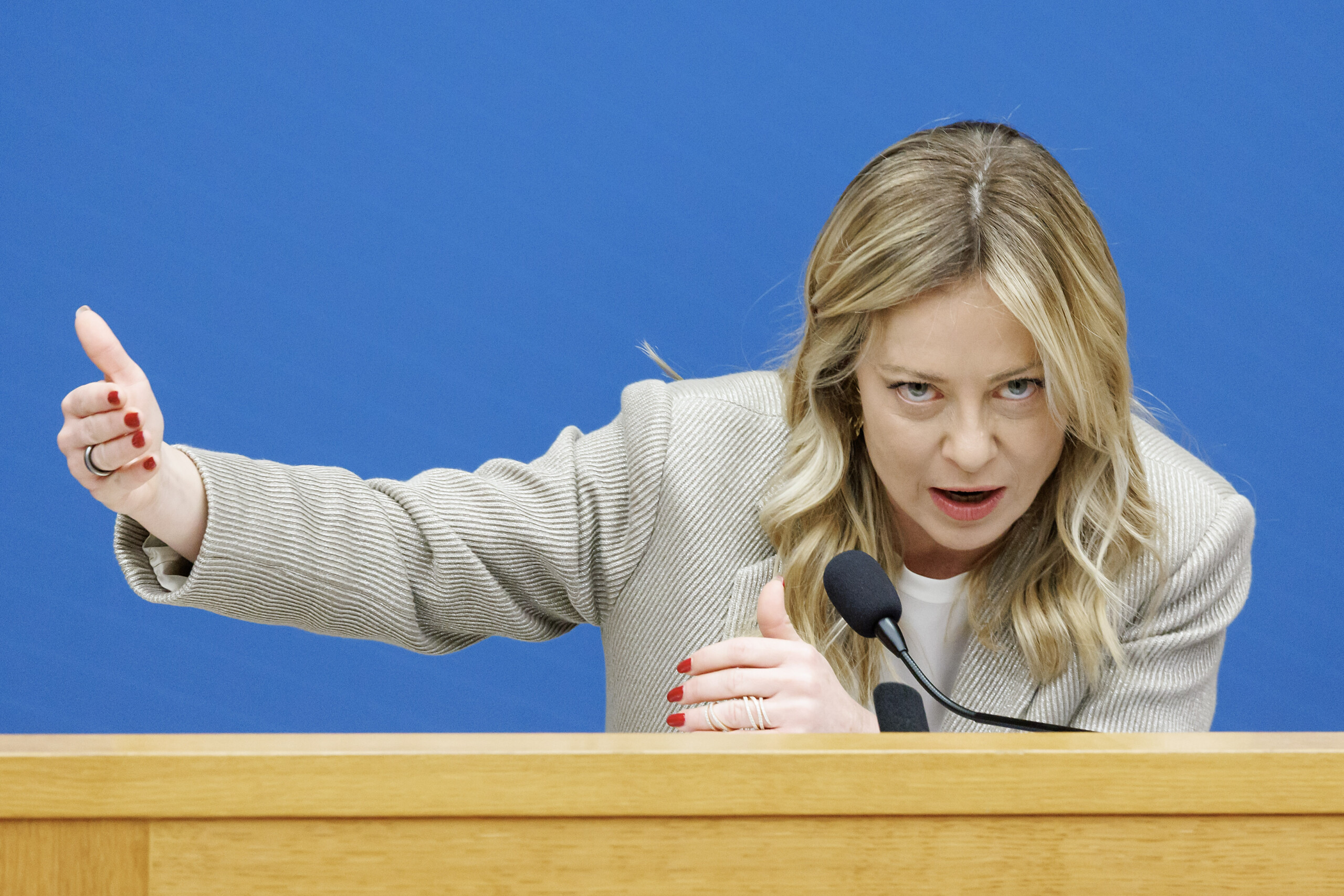 crans montana meloni ce nest pas un accident mais le resultat de personnes qui pensaient gagner de largent facilement scaled