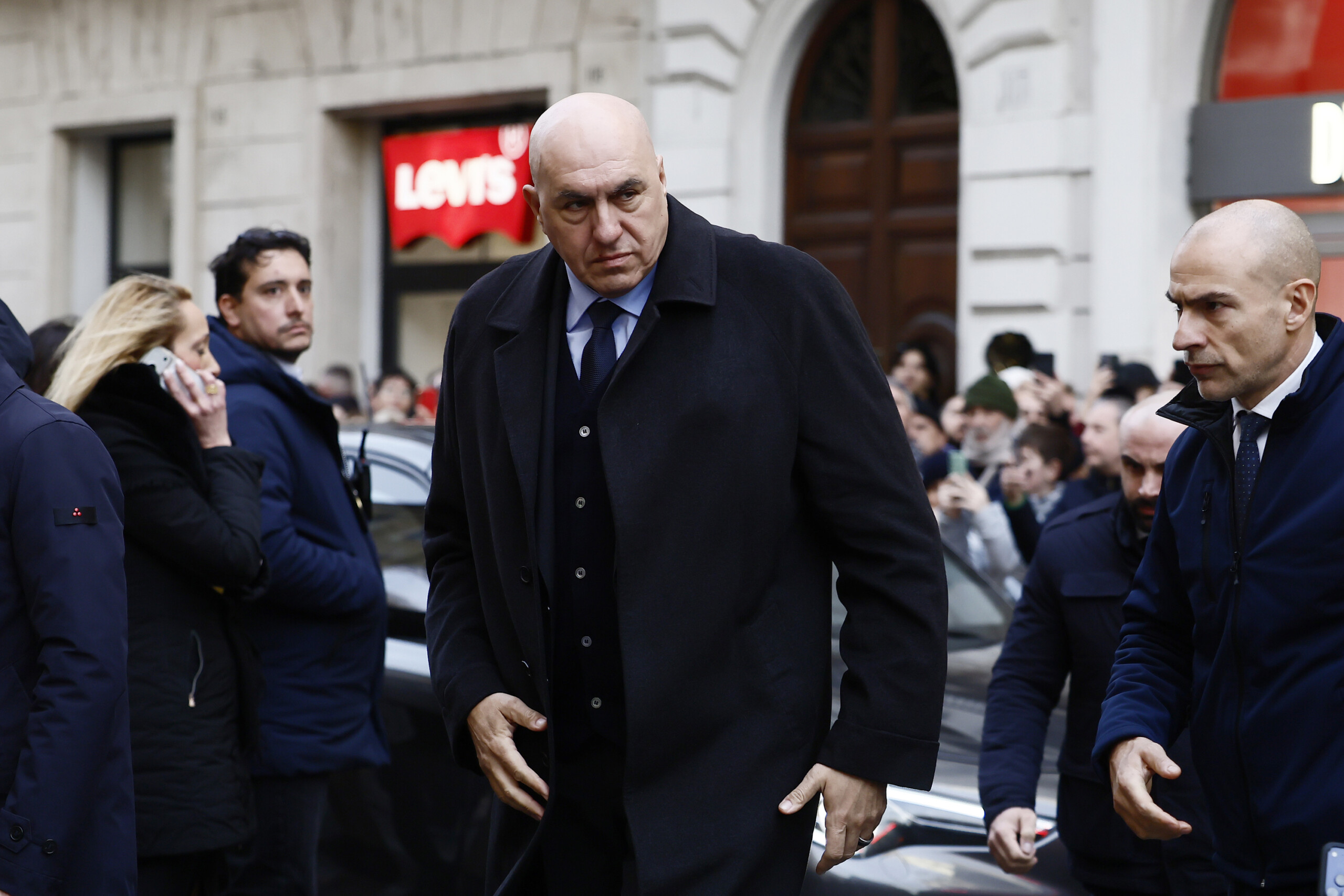 Iran, Crosetto : « Honneur au courage des Iraniens » 1 iran crosetto honneur au courage des iraniens scaled