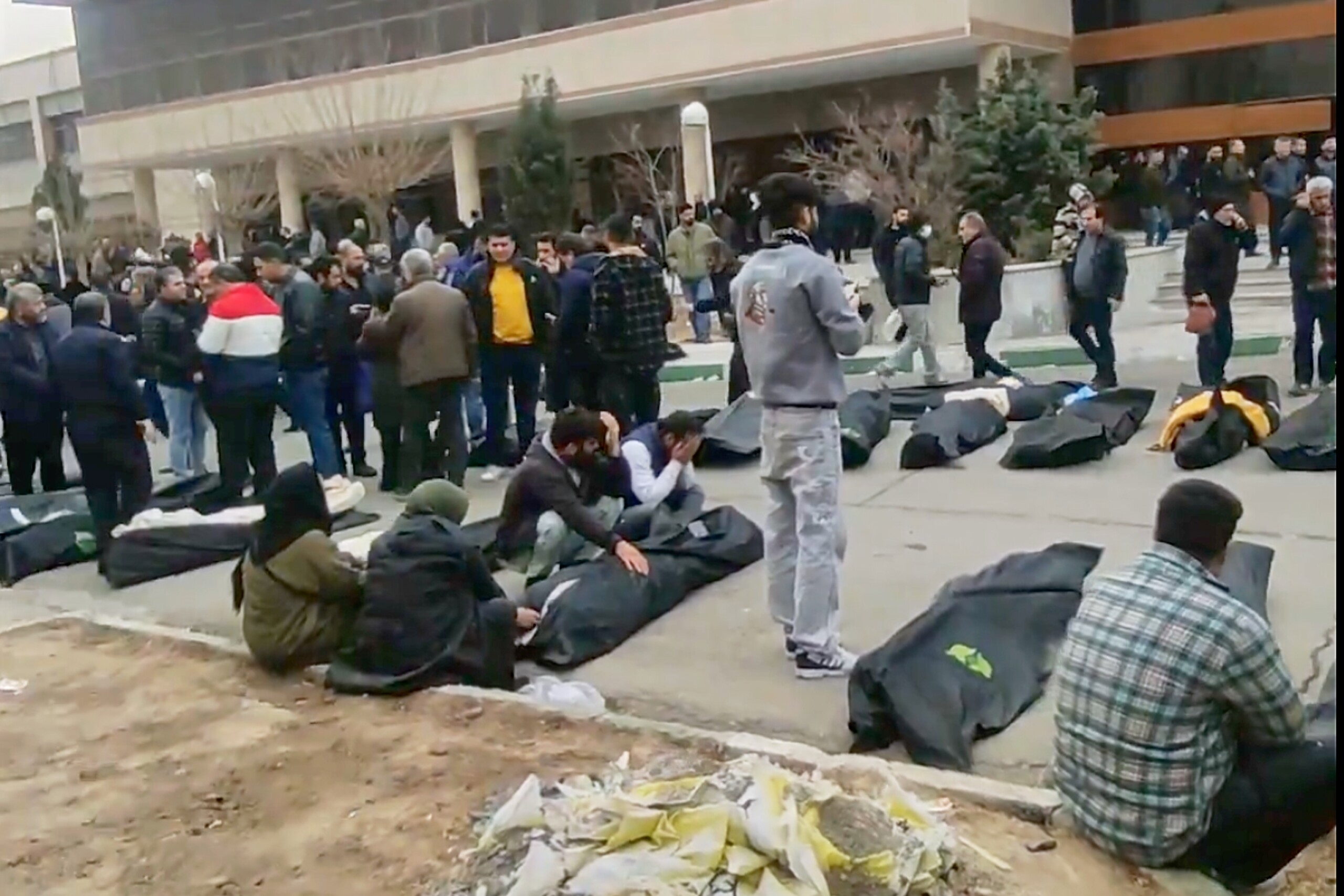 iran selon les medias au moins 12 000 personnes auraient ete tuees lors des manifestations scaled