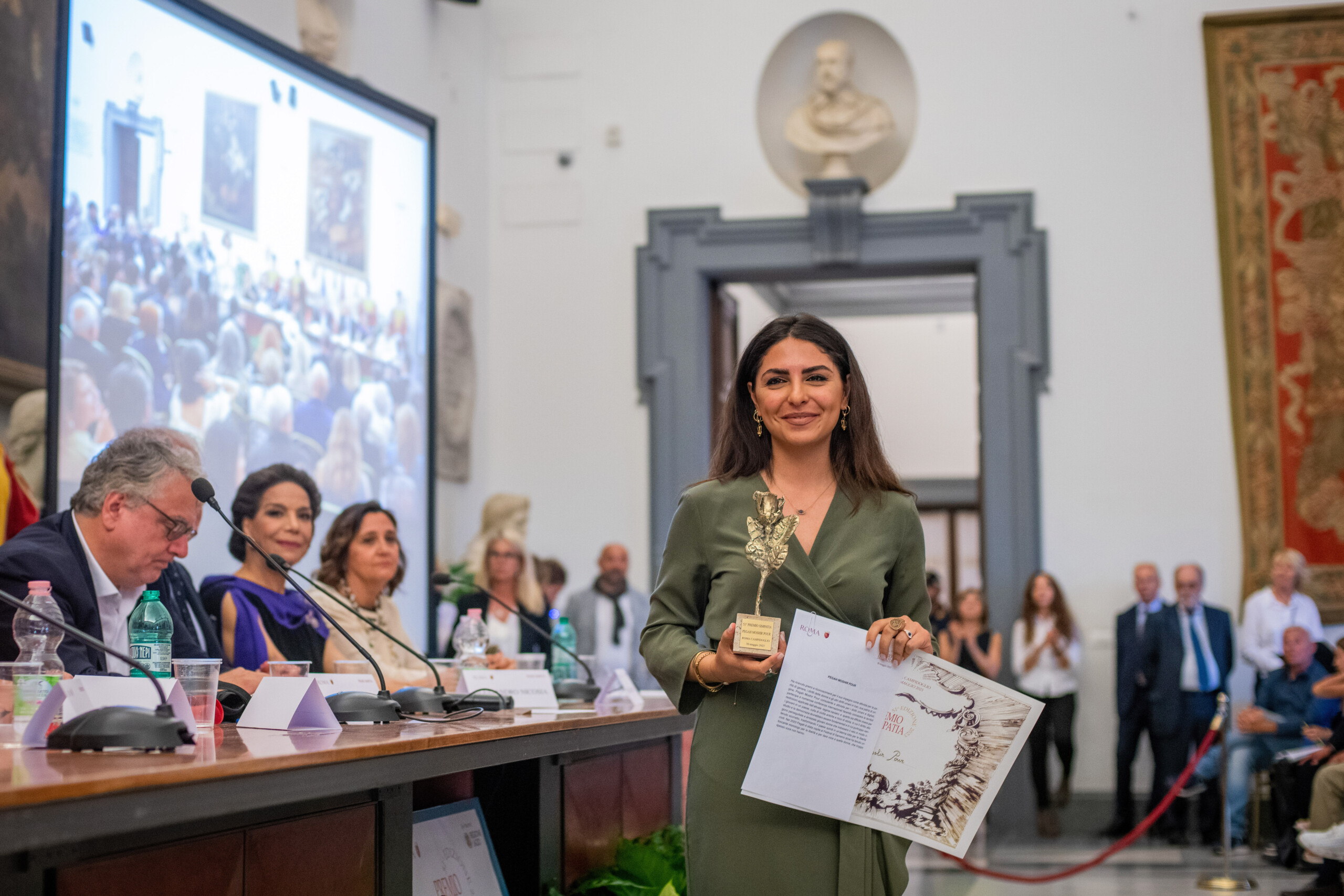 Iran, Pegah Moshir Pour : « Des témoignages terribles, Téhéran sent le sang » 1 iran pegah moshir pour des temoignages terribles teheran sent le sang scaled
