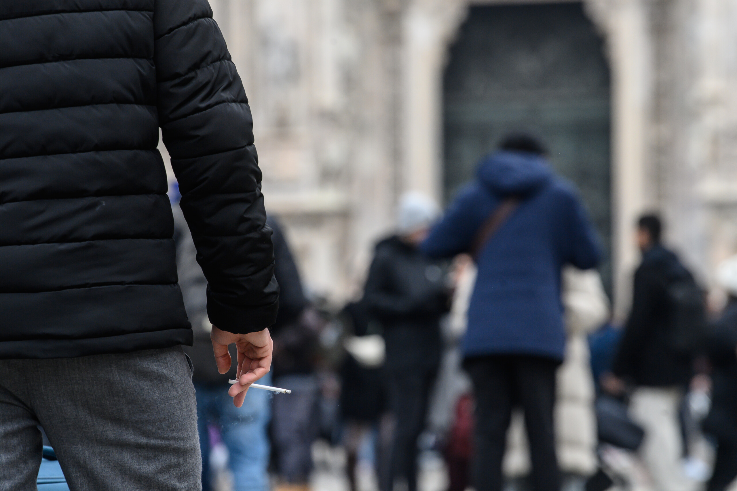 manoeuvre a partir de vendredi les cigarettes subiront une augmentation pouvant atteindre 30 centimes scaled