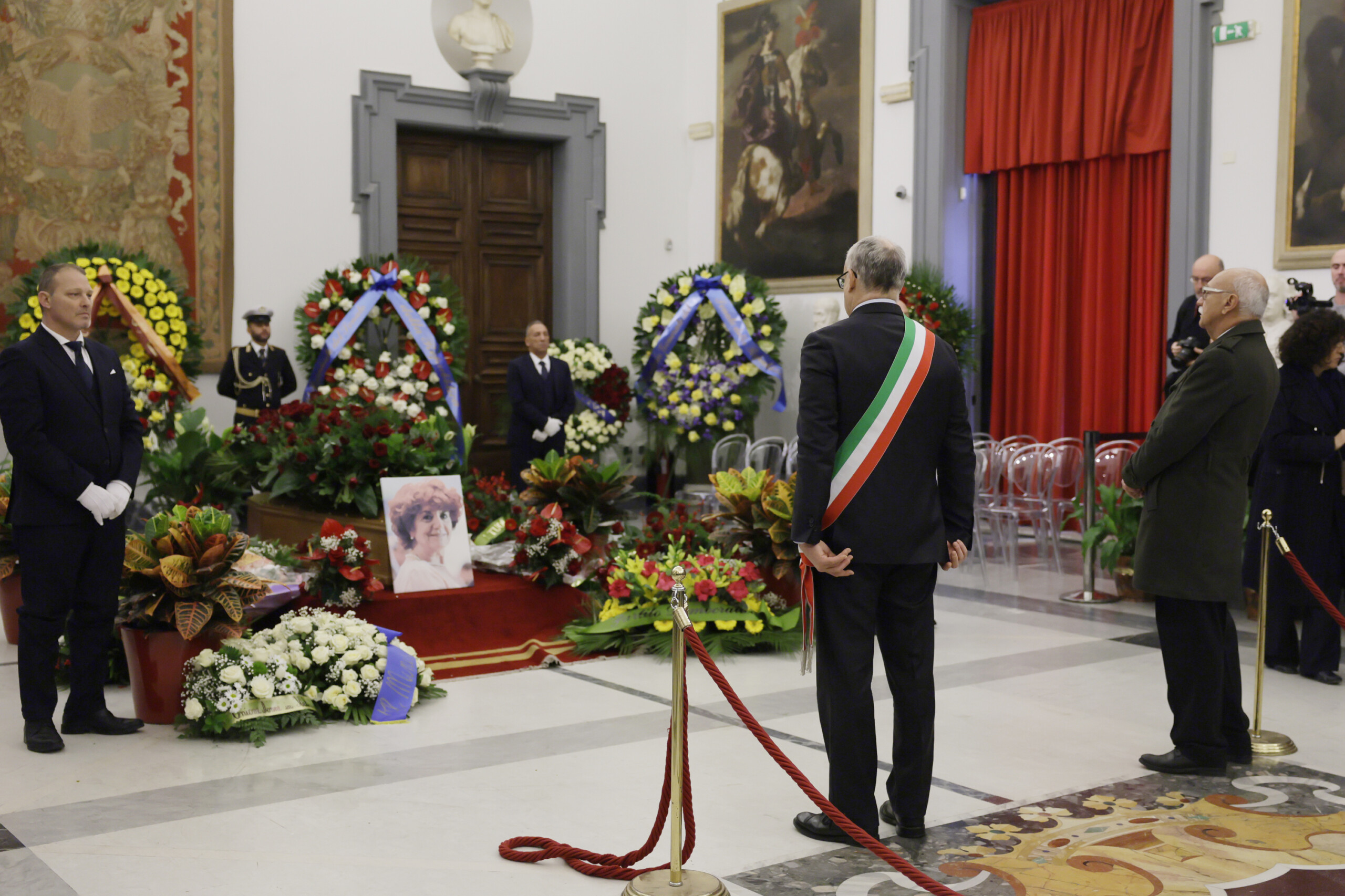 valeria fedeli ouverture de la chambre funeraire renzi est le premier a arriver scaled