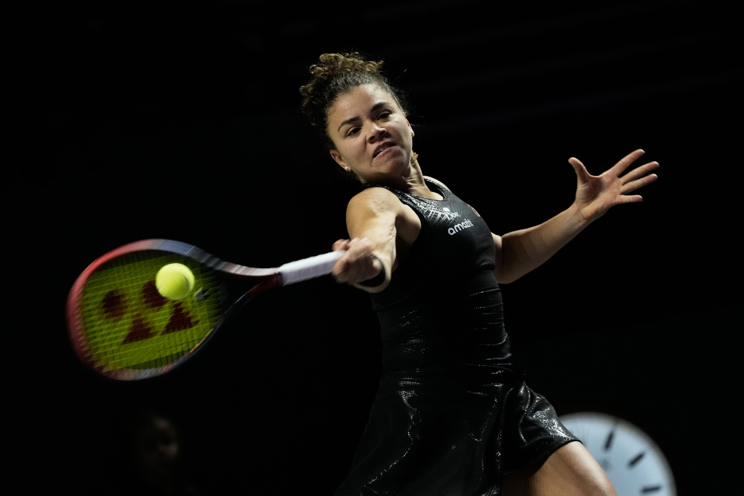 open daustralie paolini reussit ses debuts sasnovich battue en deux sets scaled