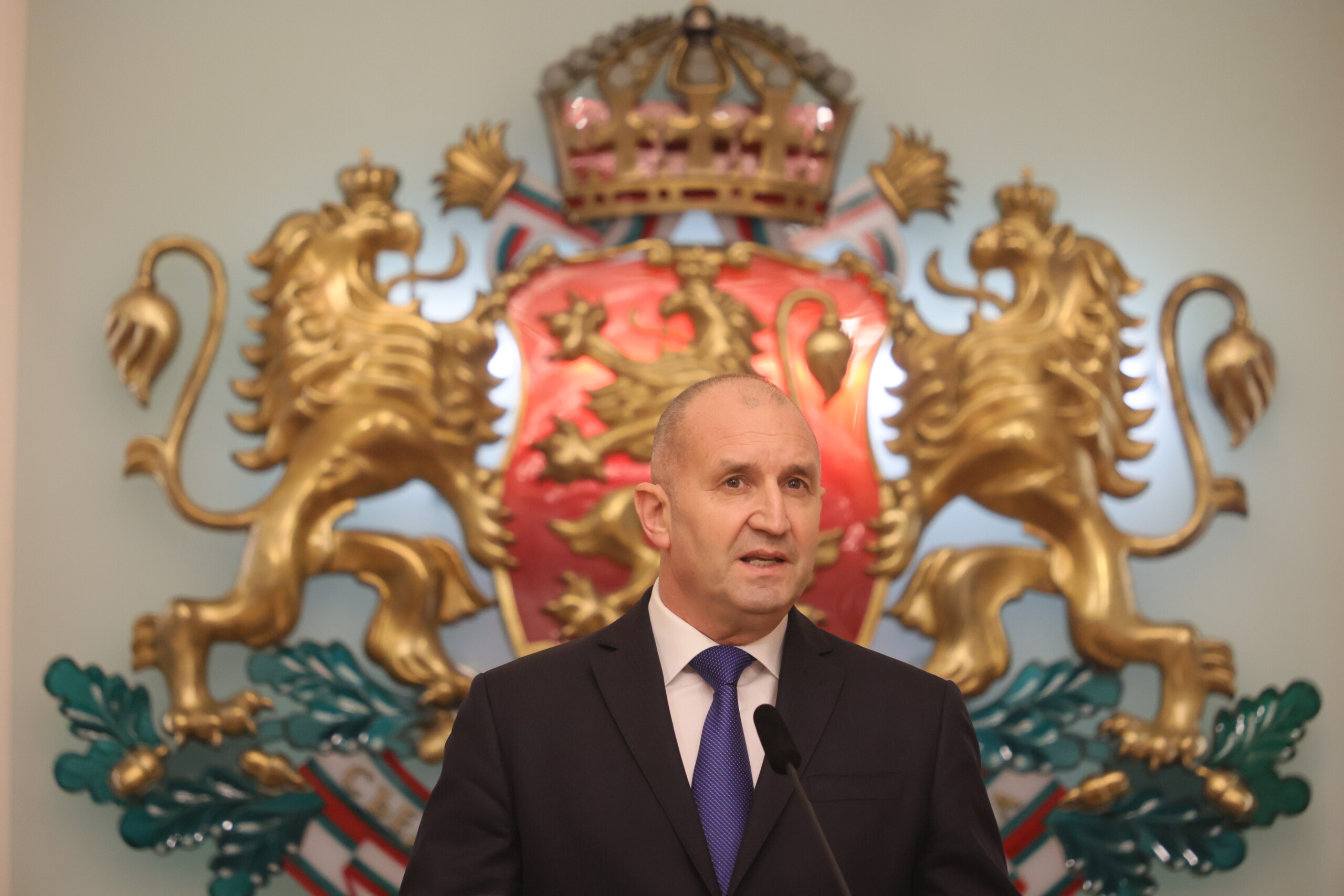 bulgarie le president radev annonce sa demission scaled