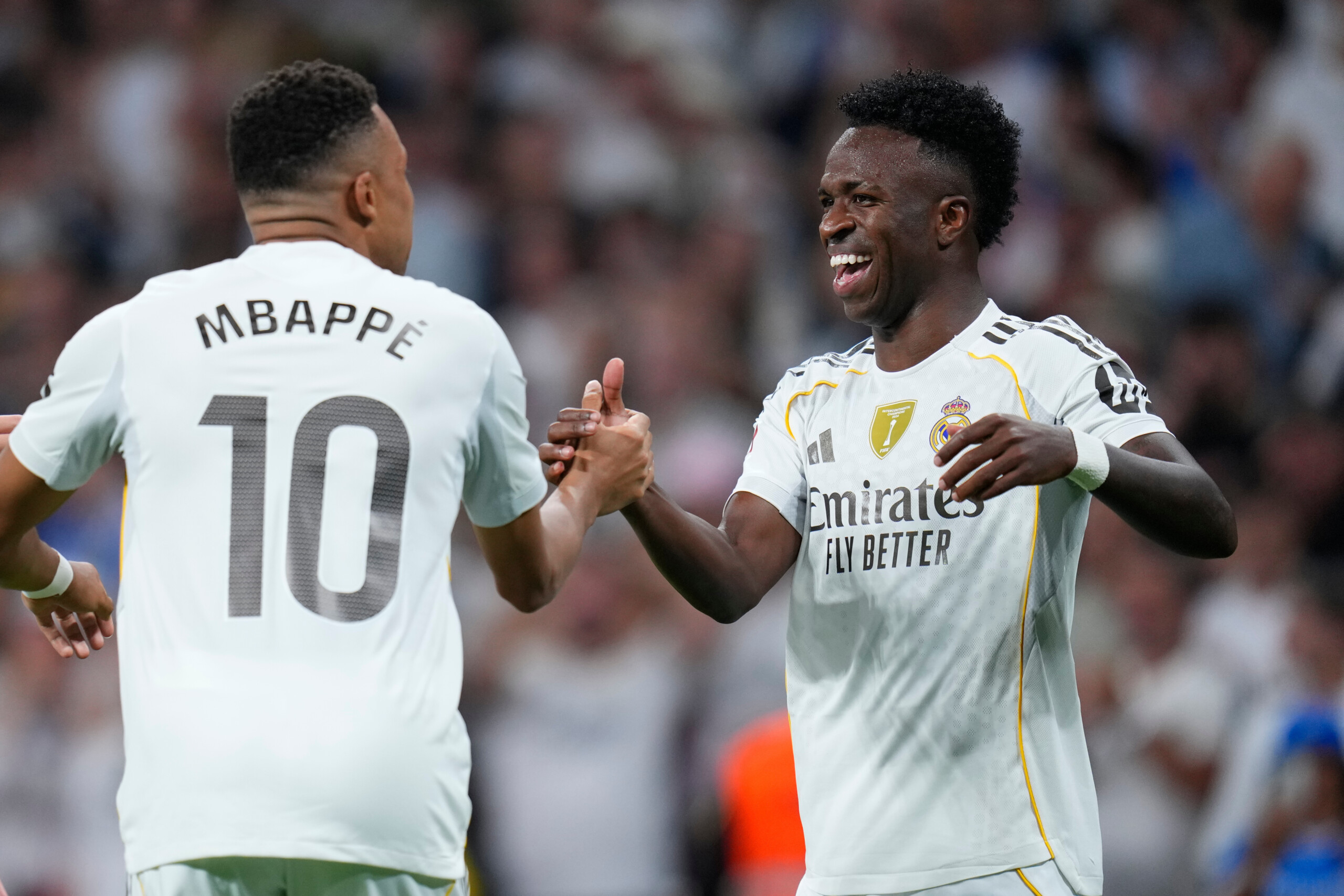 real madrid mbappe defend vinicius jr les resultats sont la faute de toute lequipe scaled