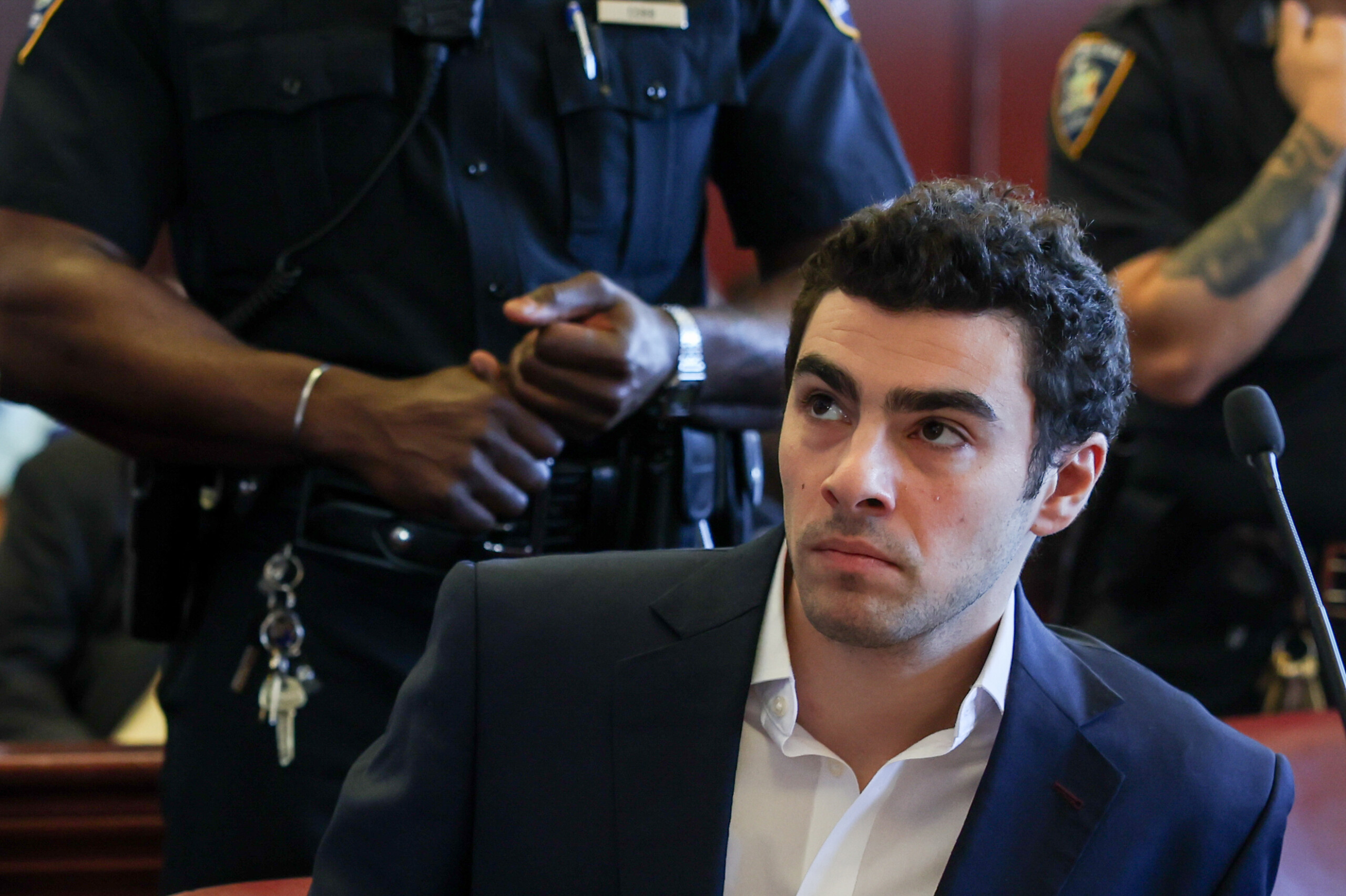 États-Unis : le procès de Mangione débutera le 8 septembre 1 etats unis le proces de mangione debutera le 8 septembre scaled