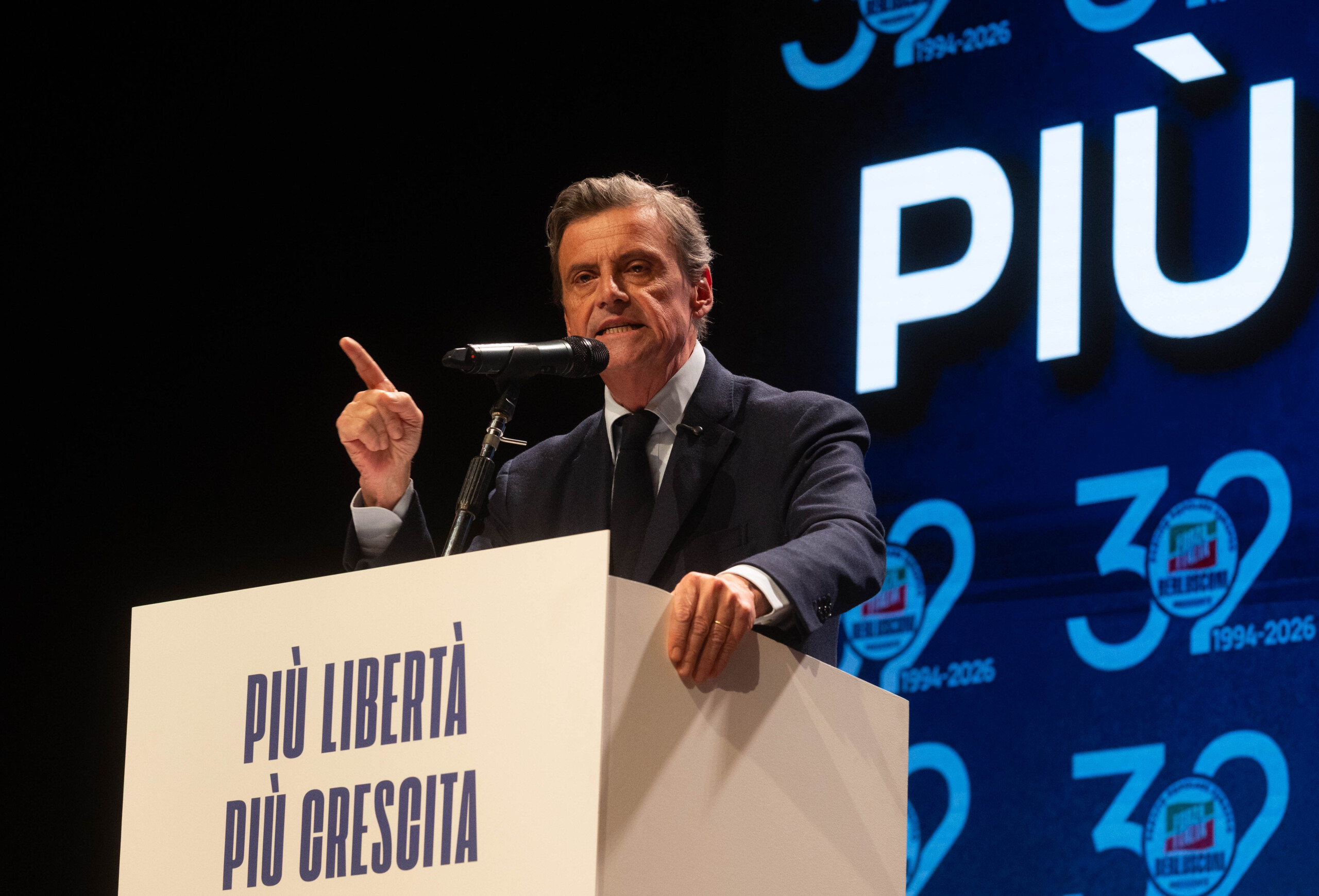 calenda salvini rencontre un delinquant multiple au ministere il doit demissionner scaled