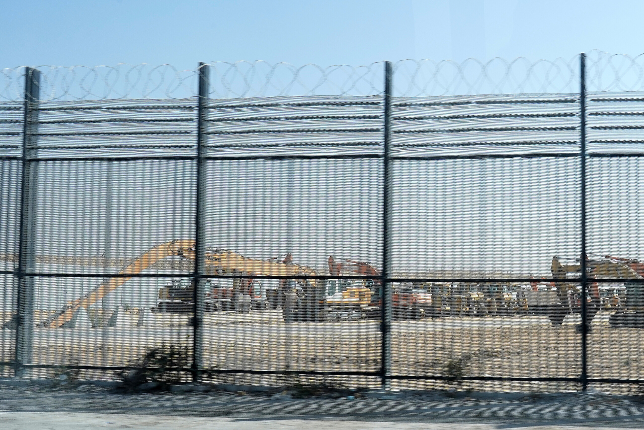 israel le poste frontiere de rafah ne sera rouvert quaux pietons apres la recuperation de lotage scaled