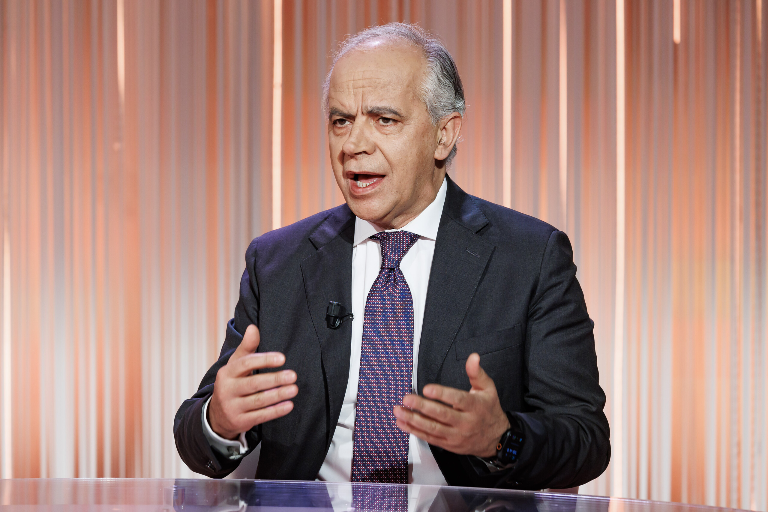 ecoles piantedosi bientot une directive pour des controles aleatoires au detecteur de metaux scaled