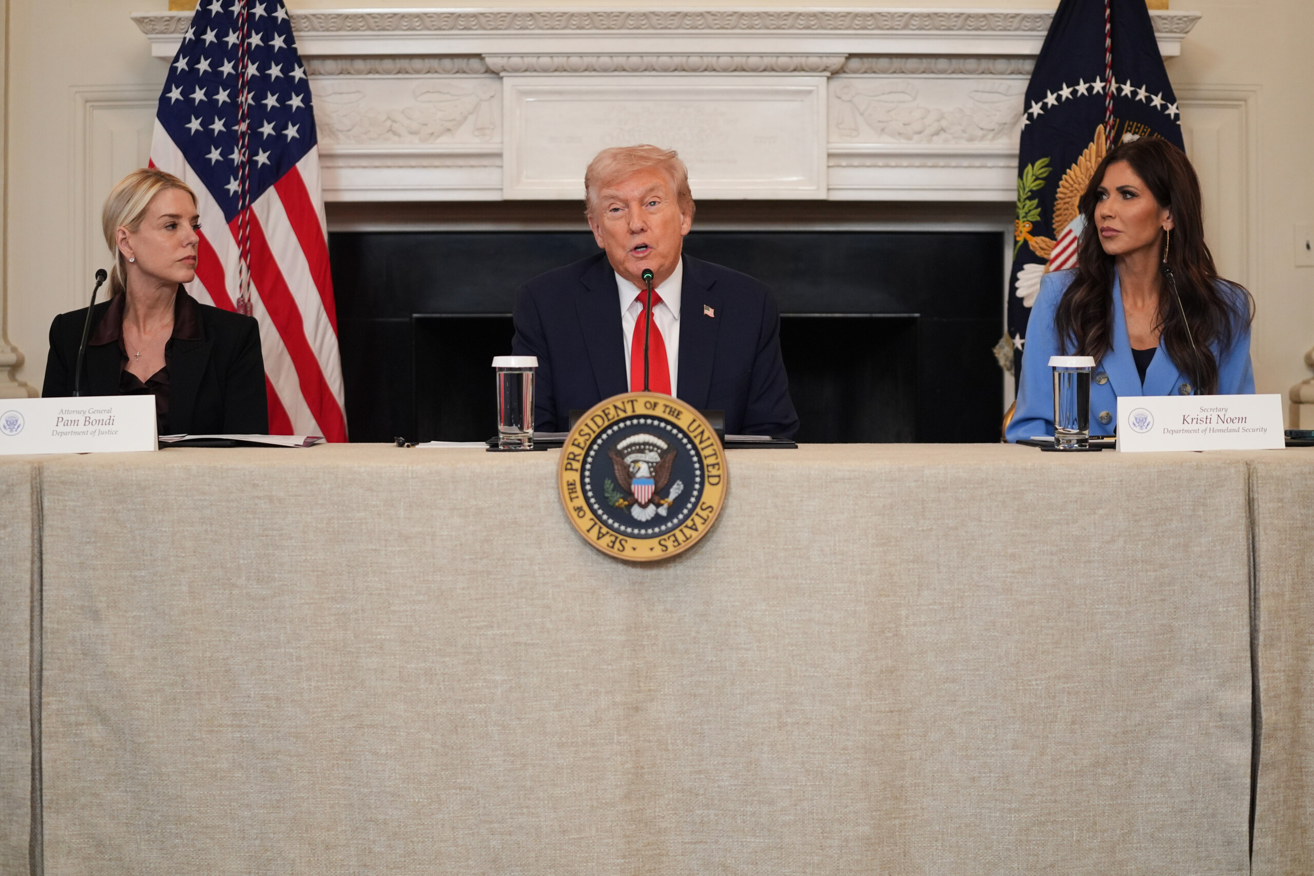 etats unis trump kristi noem ne part pas elle fait un excellent travail scaled