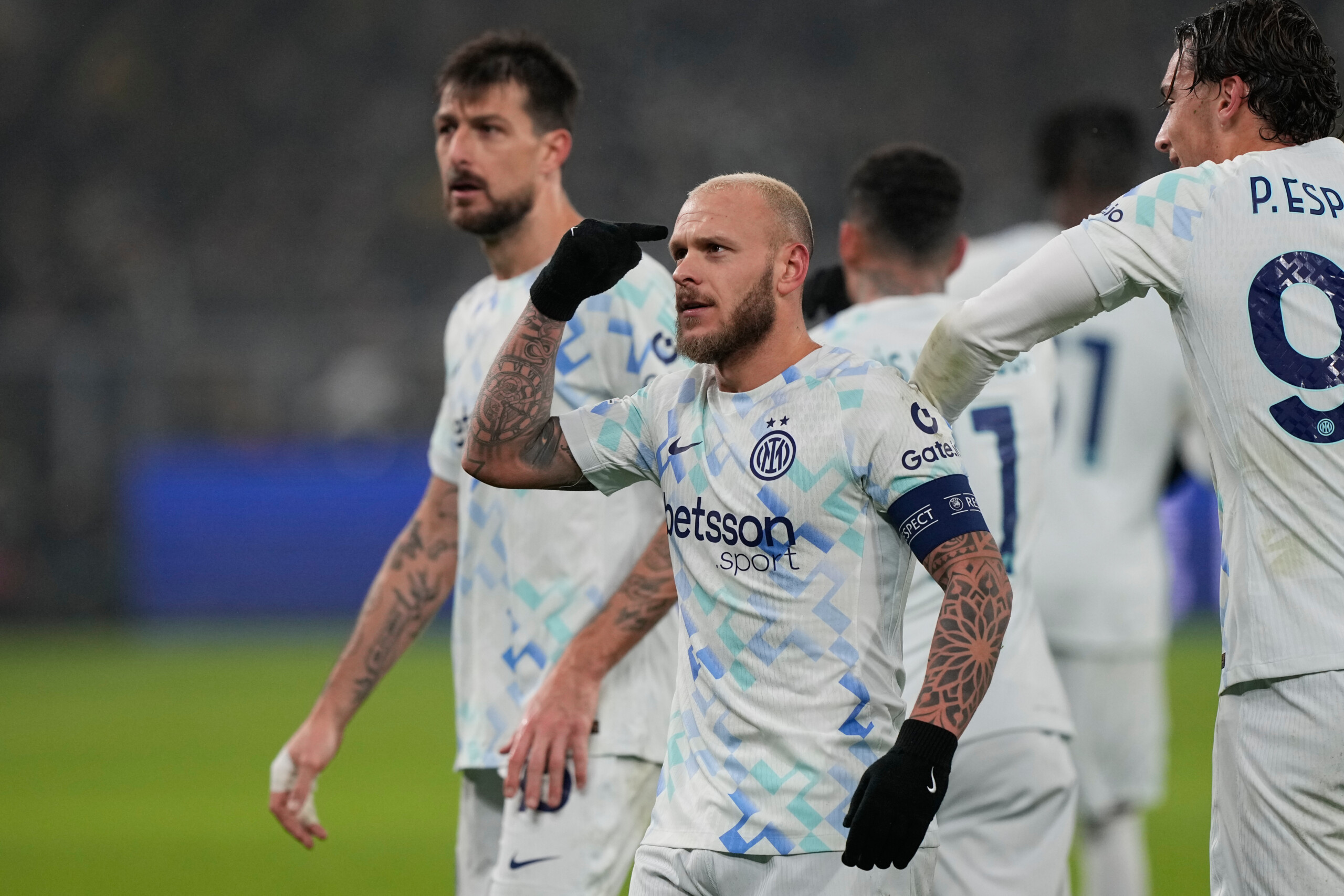 ligue des champions borussia dortmund inter 0 2 les nerazzurri en barrages scaled