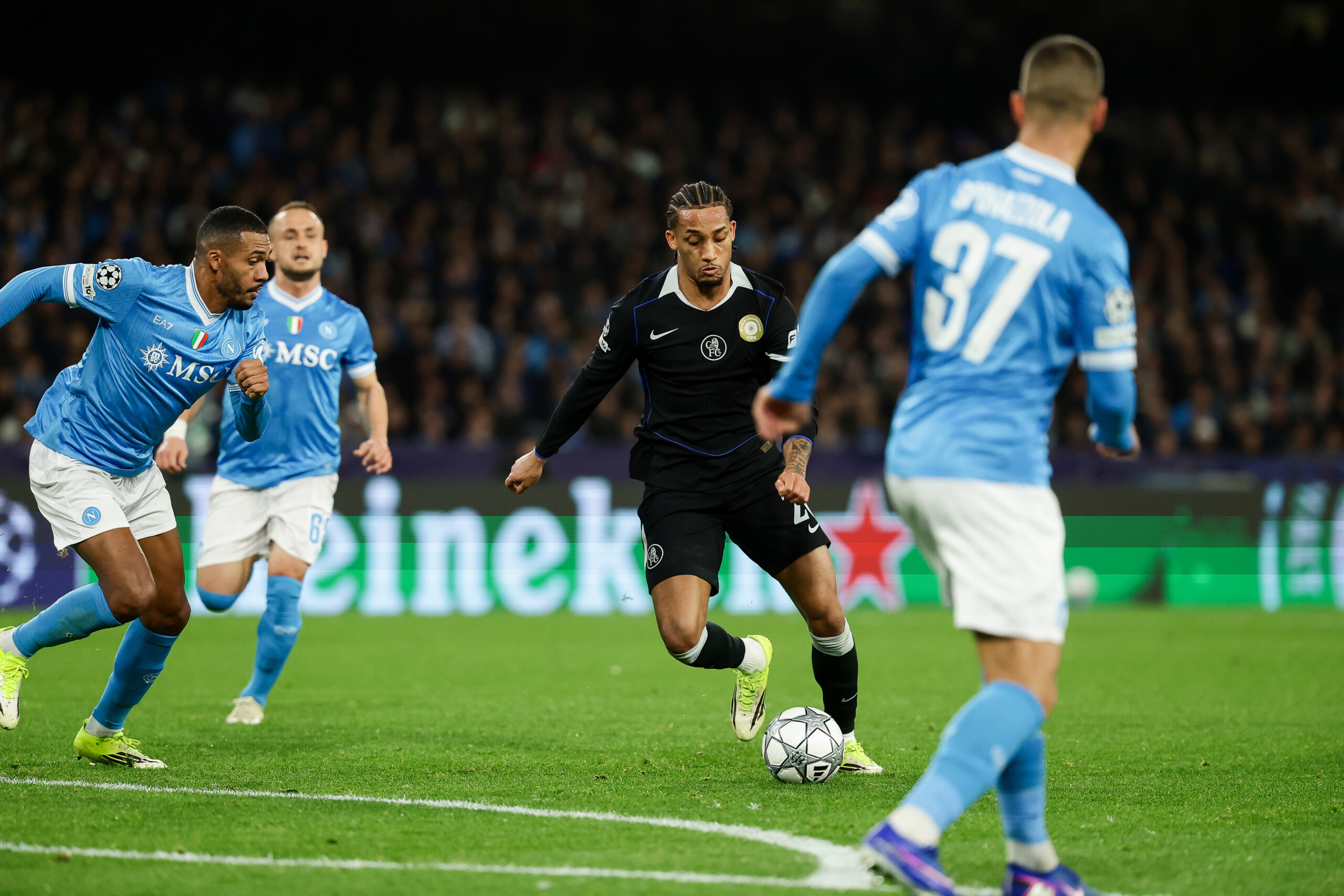 ligue des champions naples chelsea 2 3 les campaniens elimines des la phase de groupes scaled