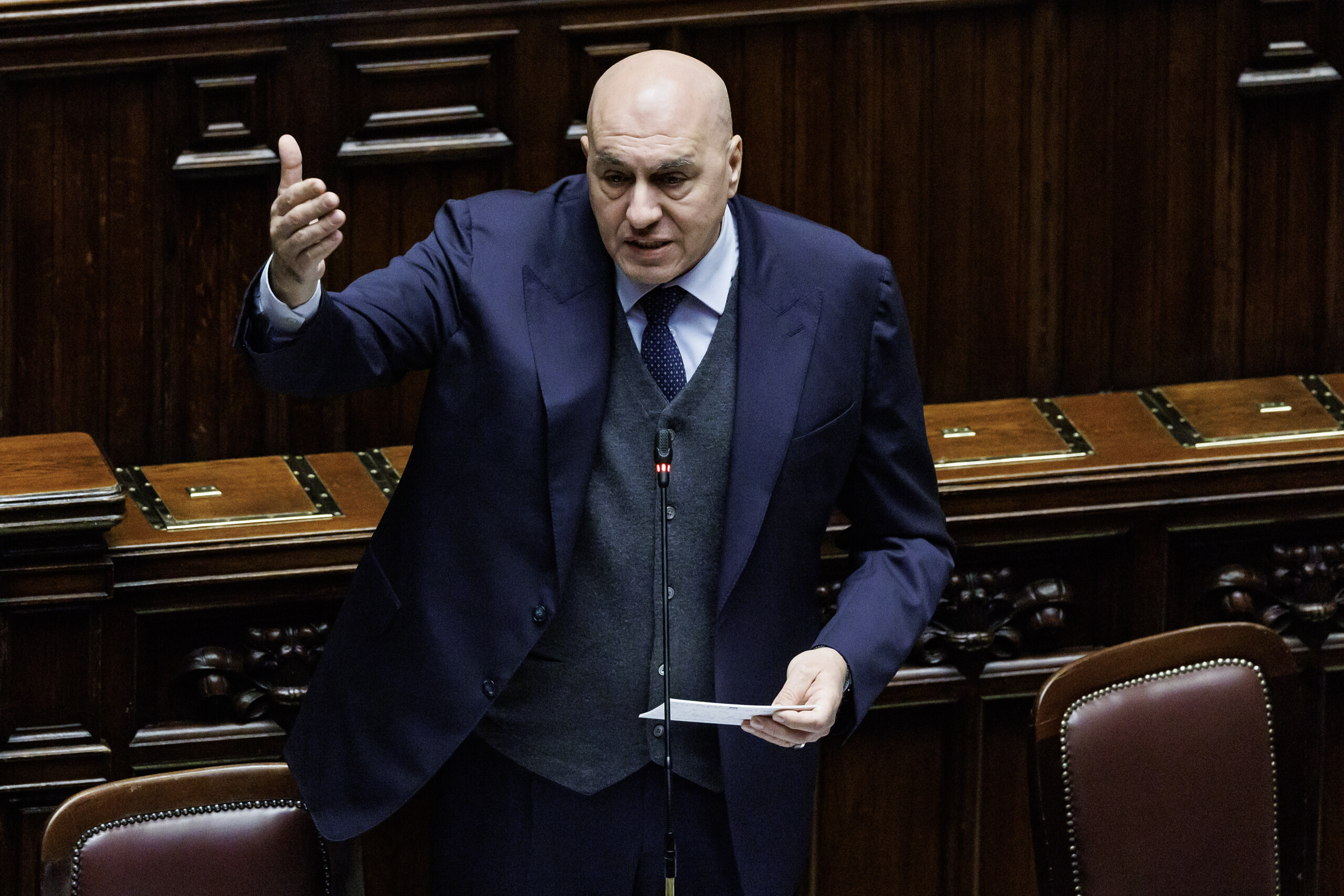 decret ukraine le gouvernement engage la question de confiance a la chambre scaled