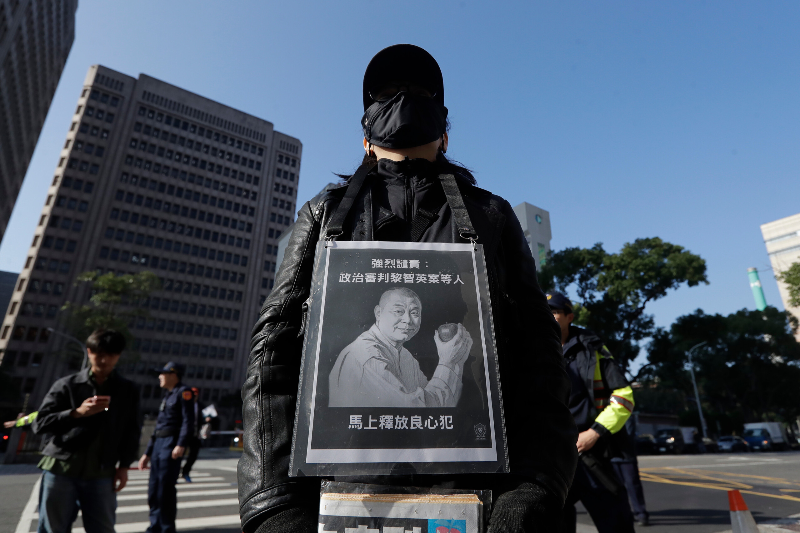 Fils de Jimmy Lai : « Sa santé s'est détériorée, il a perdu 10 kg en un an » 1 fils de jimmy lai sa sante sest deterioree il a perdu 10 kg en un an scaled