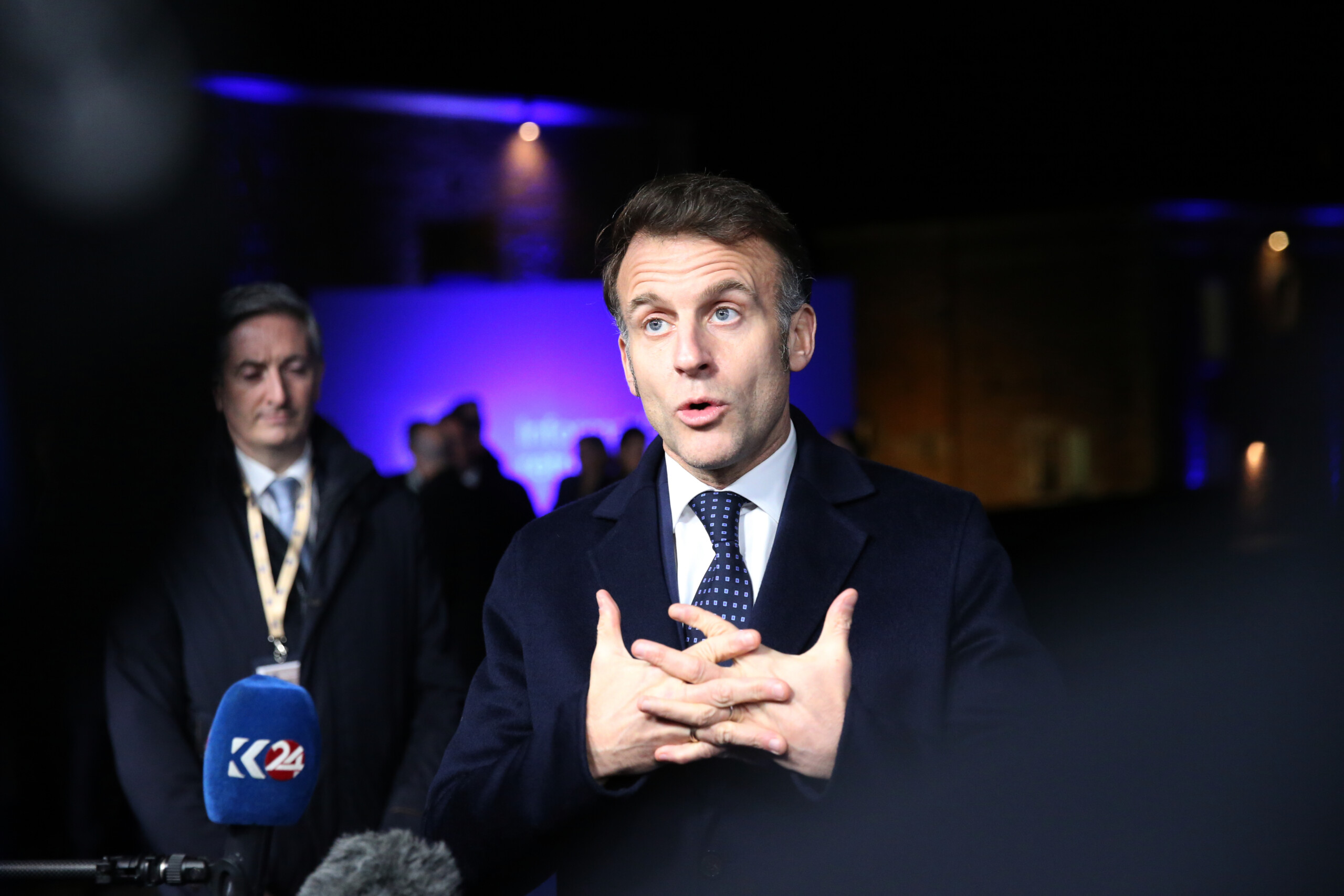 Macron : « Mme Meloni devrait s'abstenir de commenter les événements dans d'autres pays » 1 macron mme meloni devrait sabstenir de commenter les evenements dans dautres pays scaled