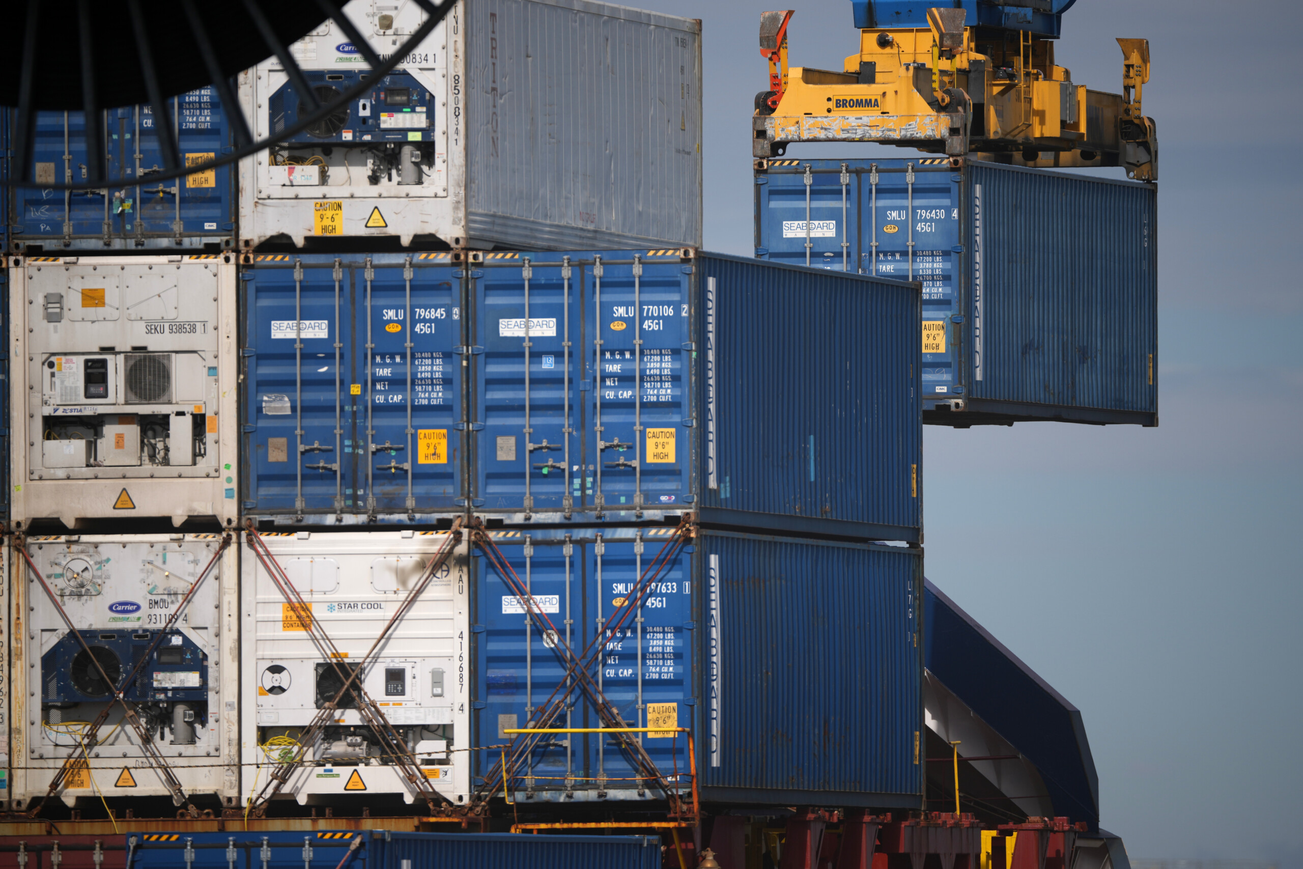 droits de douane a partir de demain suspension de la perception apres la decision de la cour supreme scaled