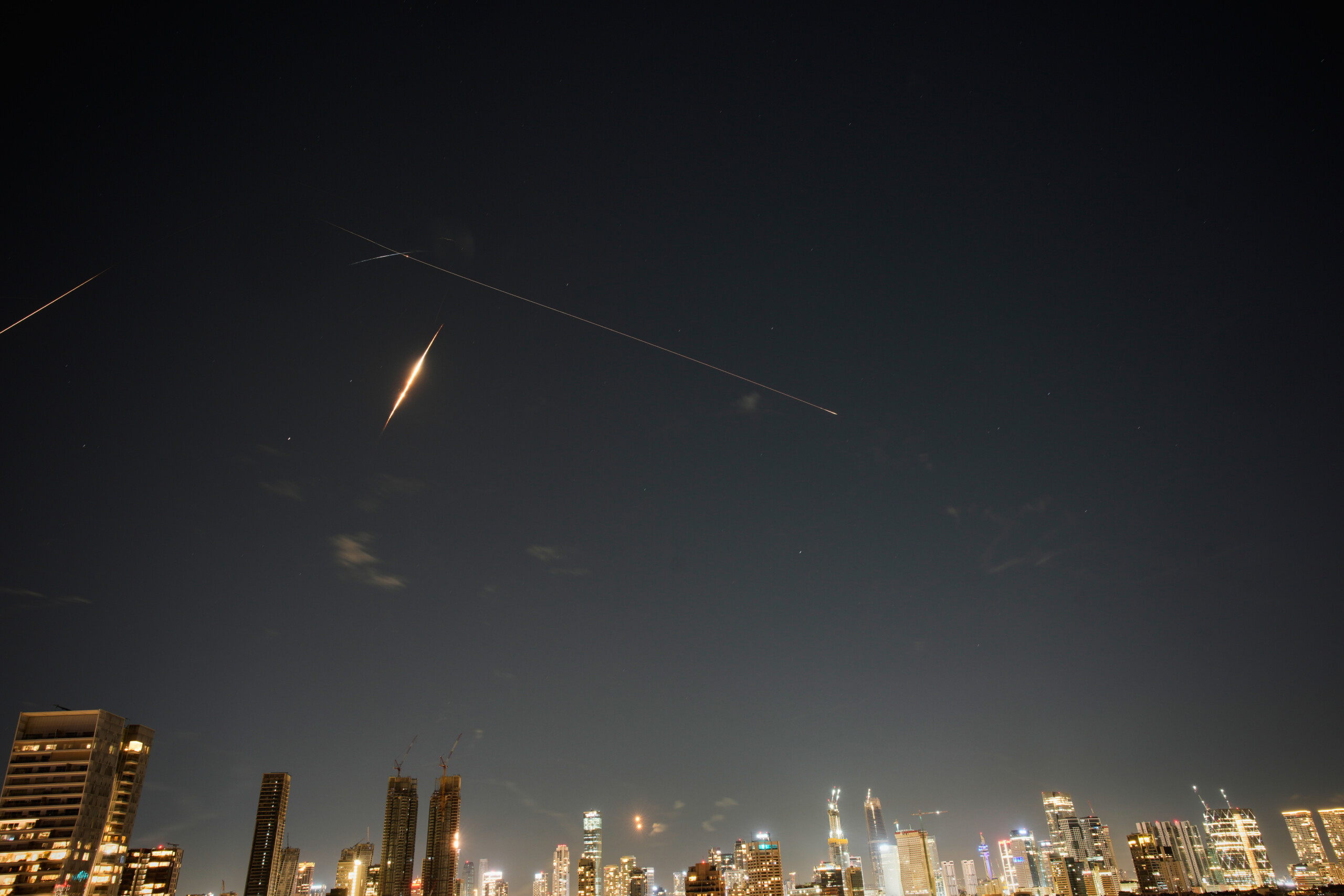 pasdaran des attaques a grande echelle ont ete lancees contre des bases americaines et israeliennes scaled