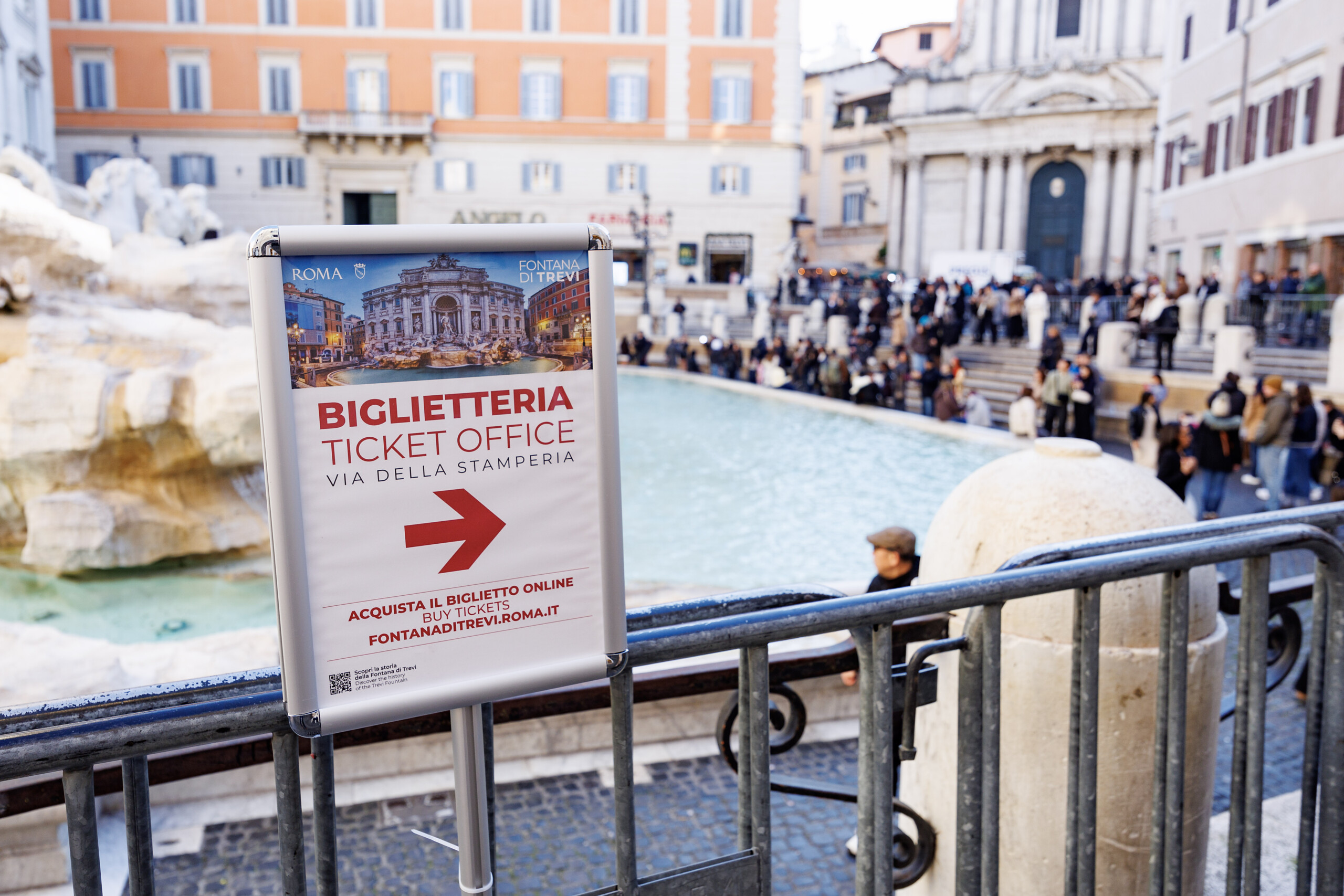 fontaine de trevi 230 000 entrees au cours du premier mois avec billet scaled