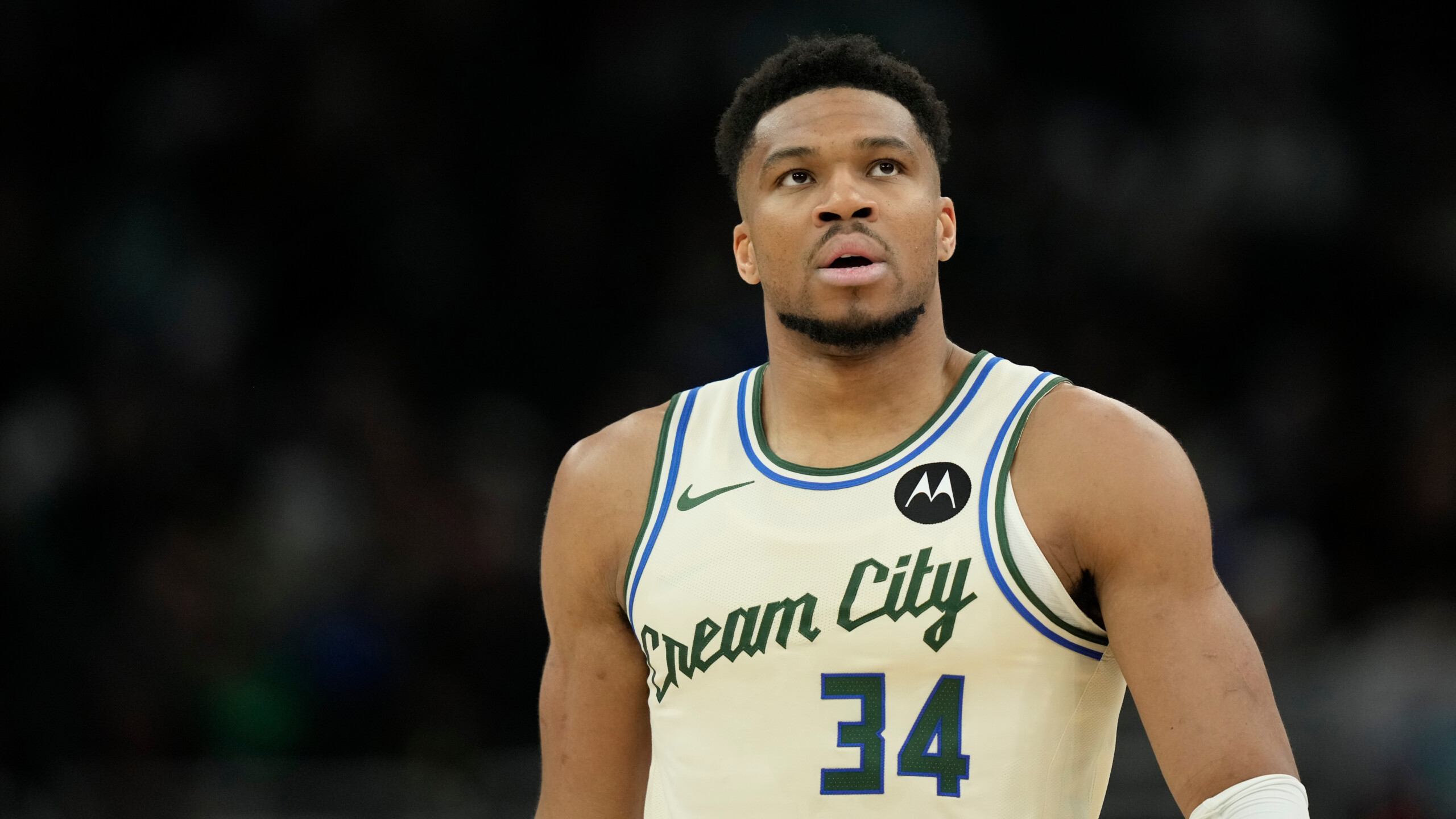nba milwaukee retrouve antetokounmpo mais sincline face a boston houston et denver simposent scaled