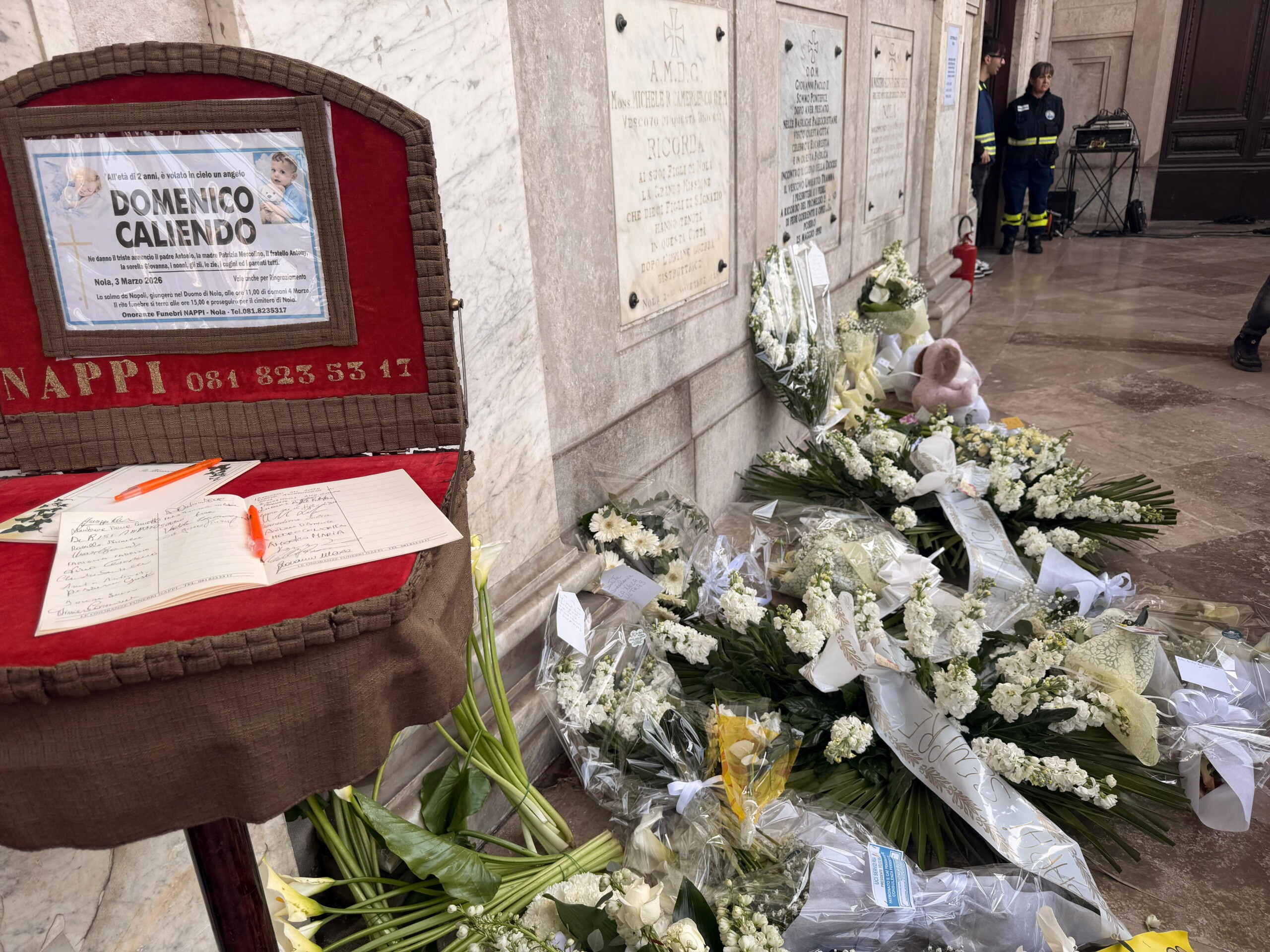 transplantation a naples meloni dans la cathedrale de nola pour les funerailles de domenico scaled