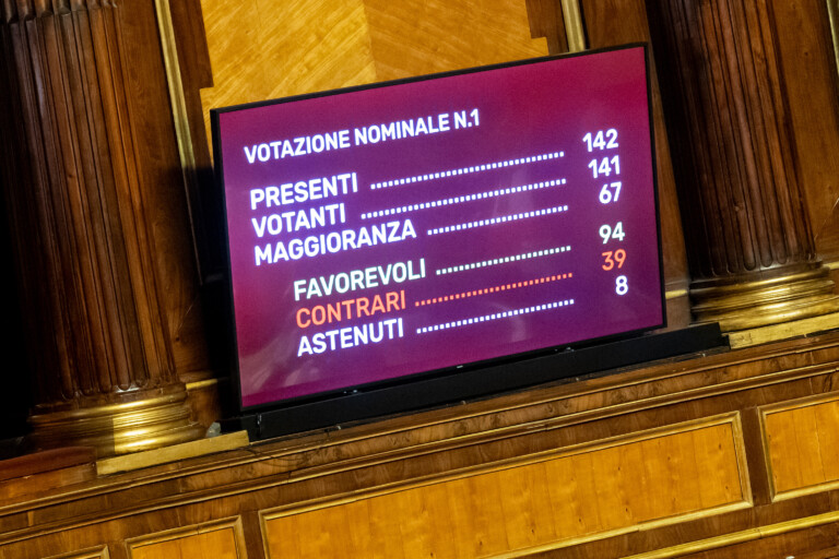 iran le senat approuve une resolution a la majorite avec 94 voix pour