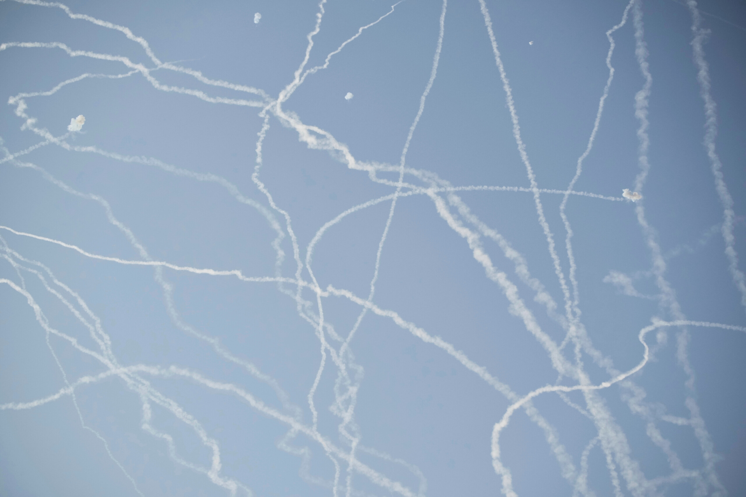 iran raid sur le port de bassorah lirak suspend ses operations dans les terminaux petroliers scaled