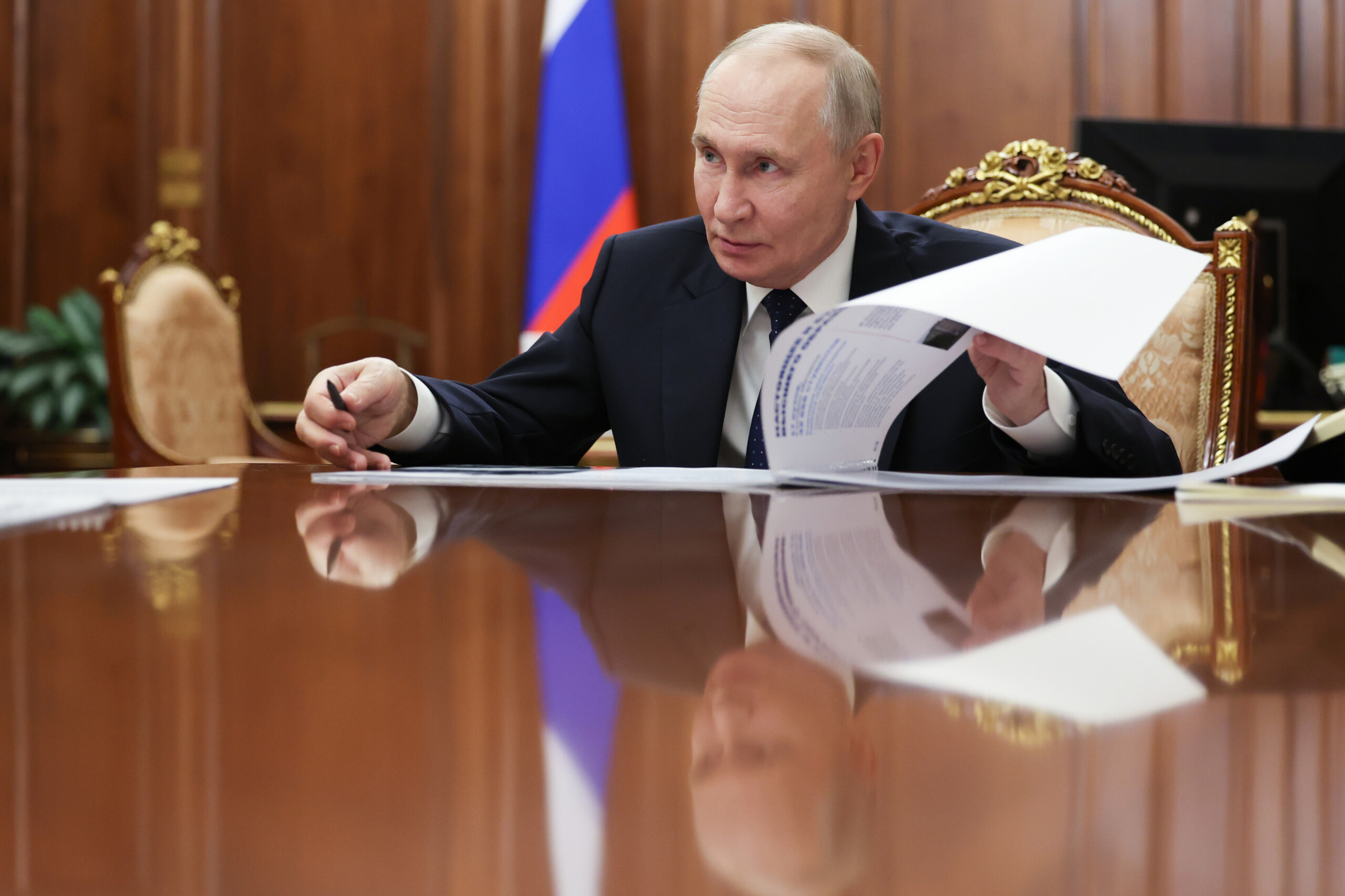 lukraine berlin et six pays du g7 sopposent a la levee des sanctions contre la russie scaled