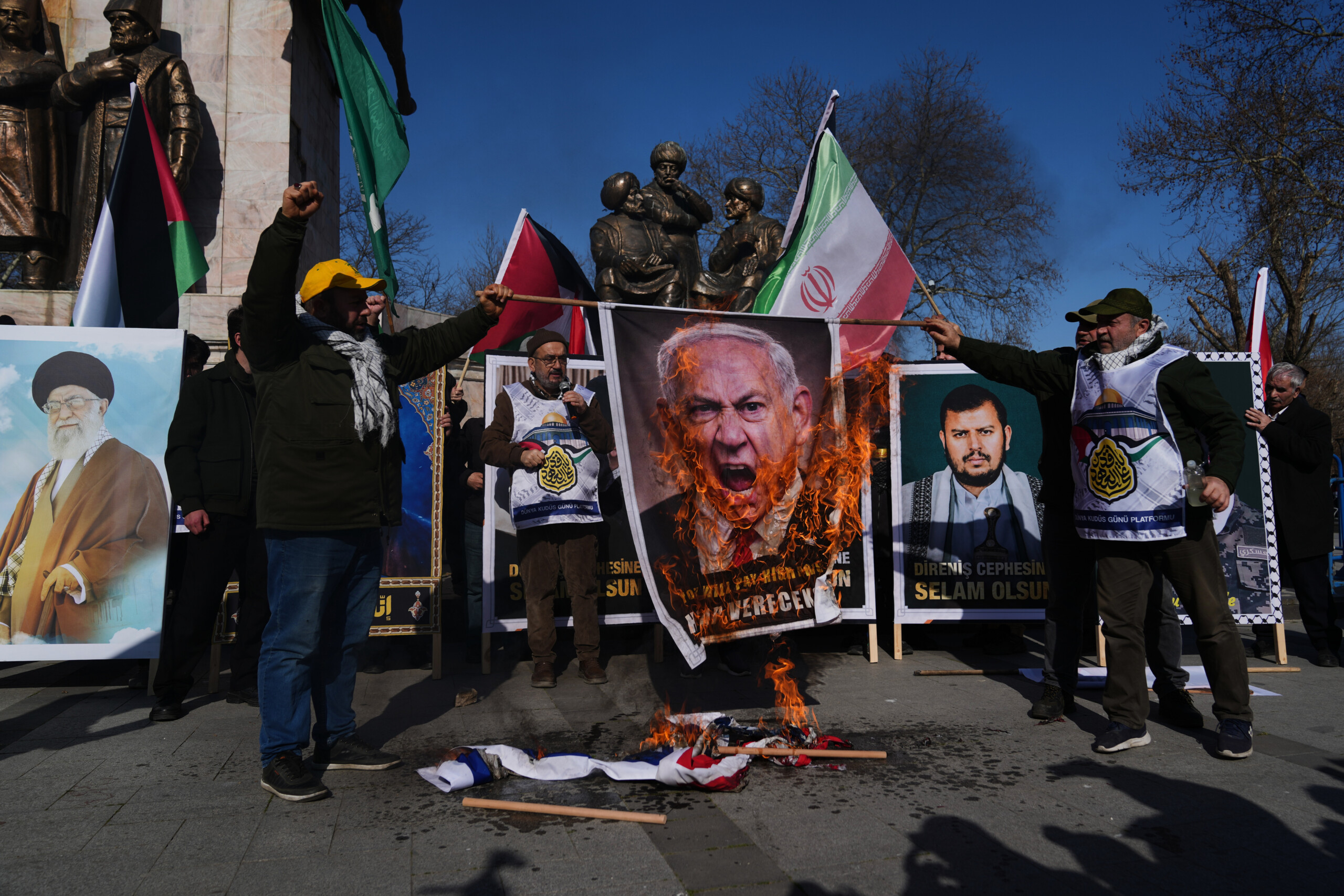 Pasdaran, président iranien : « Nous traquerons Netanyahu et nous le tuerons » 1 pasdaran president iranien nous traquerons netanyahu et nous le tuerons scaled