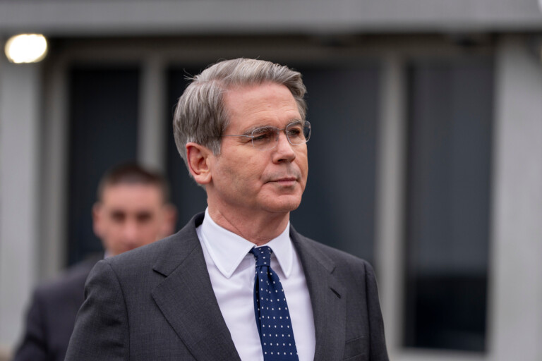 iran bessent les etats unis autorisent le passage des petroliers de teheran dans le detroit dormuz