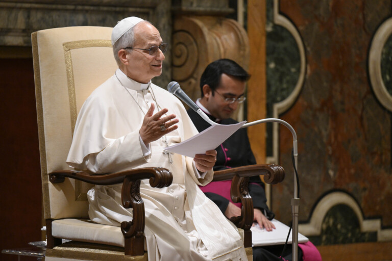 le pape lamazonie est menacee par les abus et lexploitation une reponse appropriee est necessaire