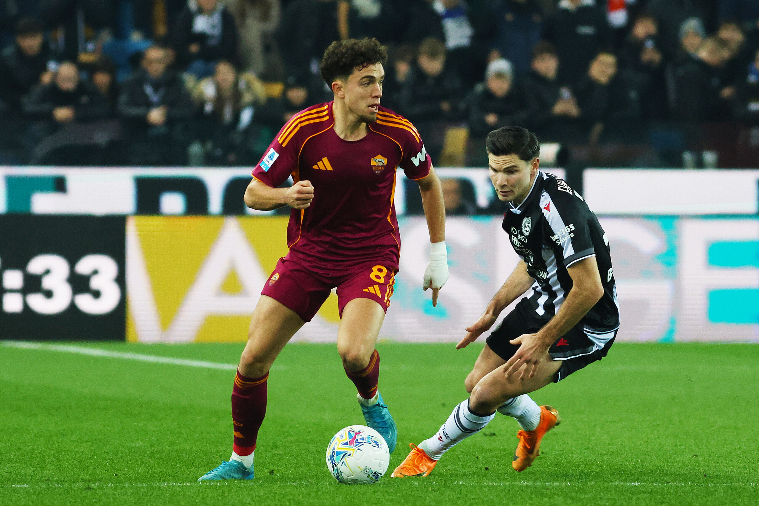 rome inquietude pour le footballeur el aynaoui victime dun cambriolage a son domicile par six hommes armes scaled