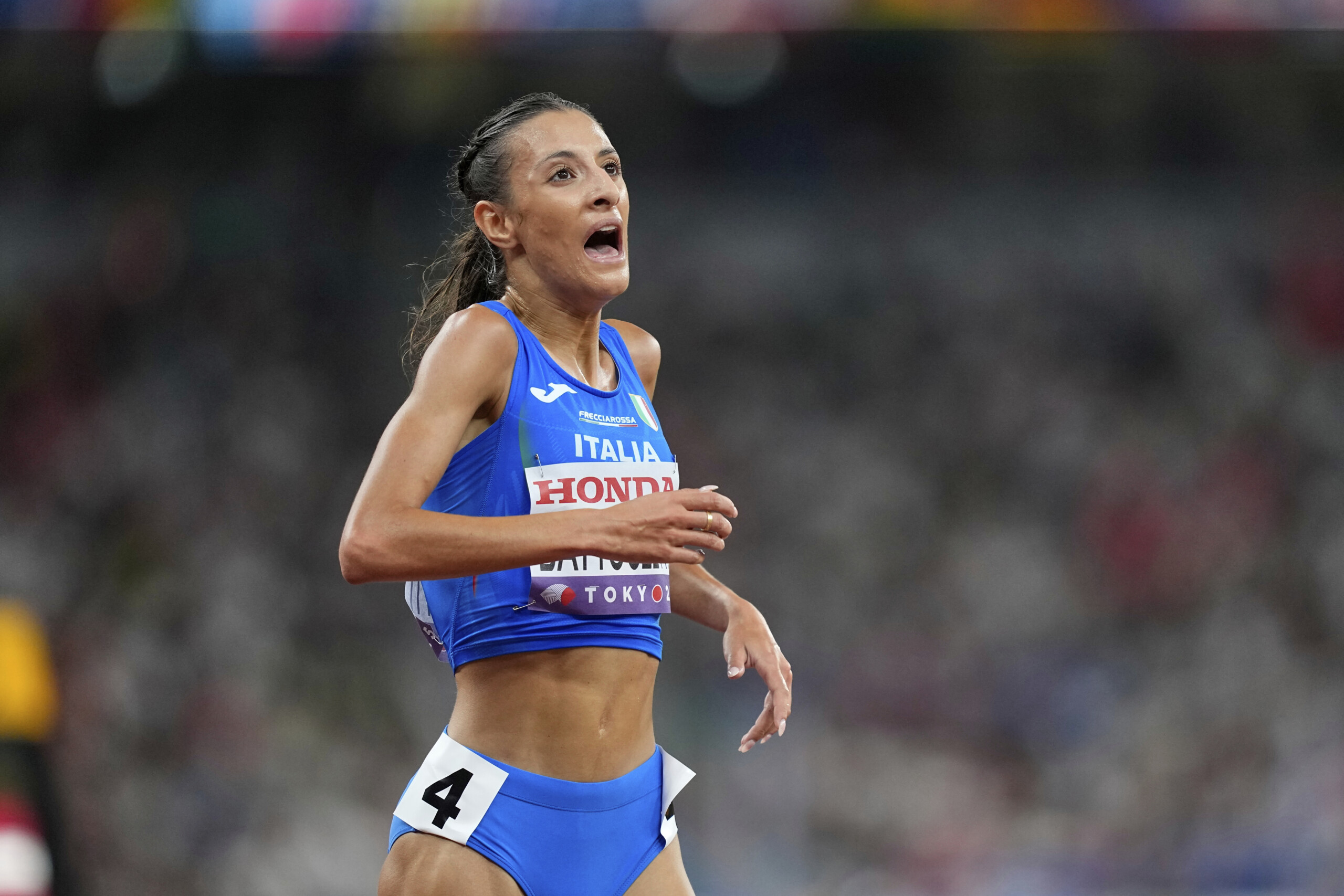 athletisme championnats du monde en salle nadia battocletti remporte la medaille dor au 3 000 metres scaled