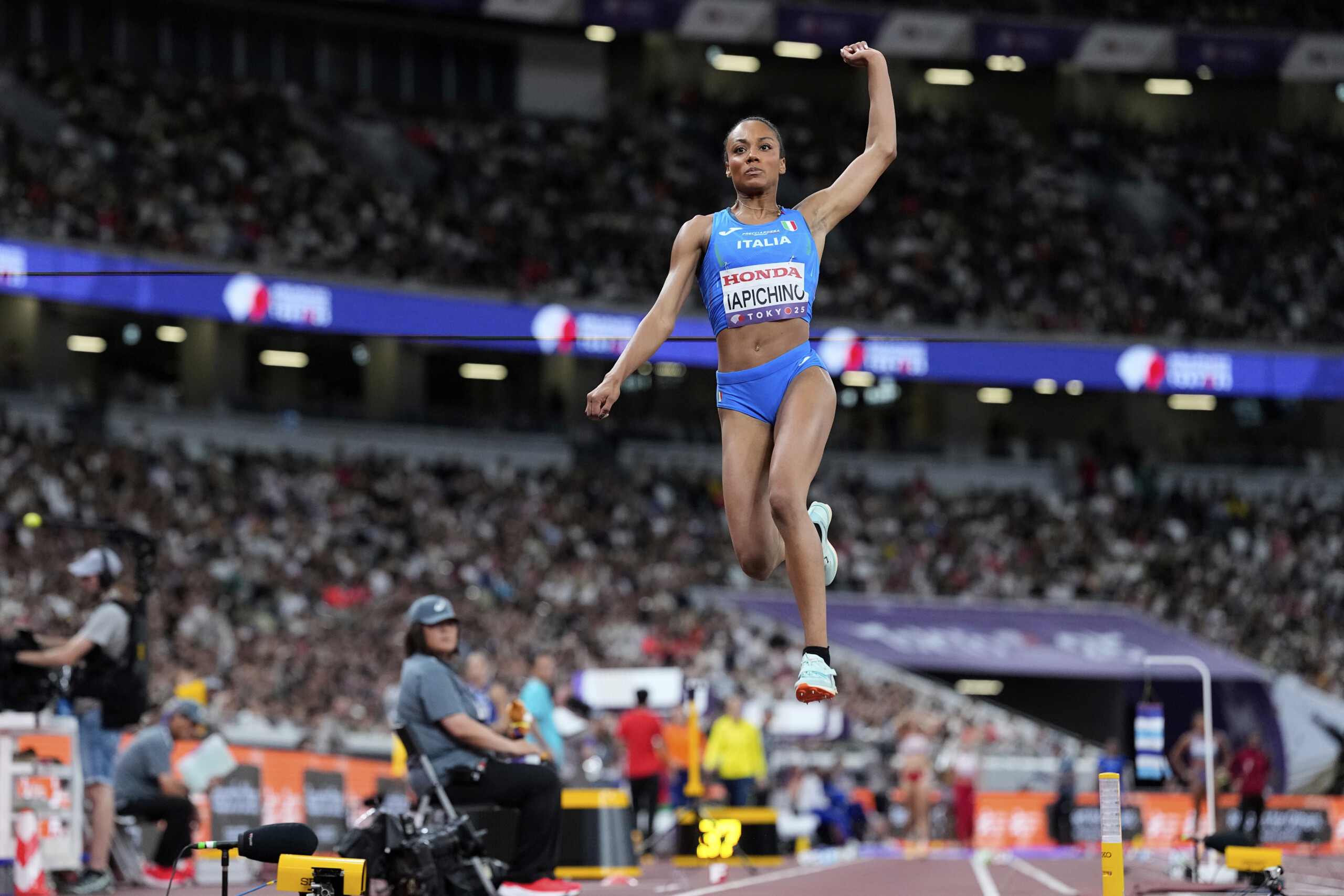 athletisme championnats du monde en salle iapichino remporte largent au saut en longueur feminin scaled