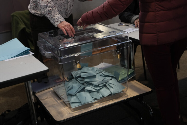 france second tour des elections municipales a 17 h le taux de participation selevait a 4810