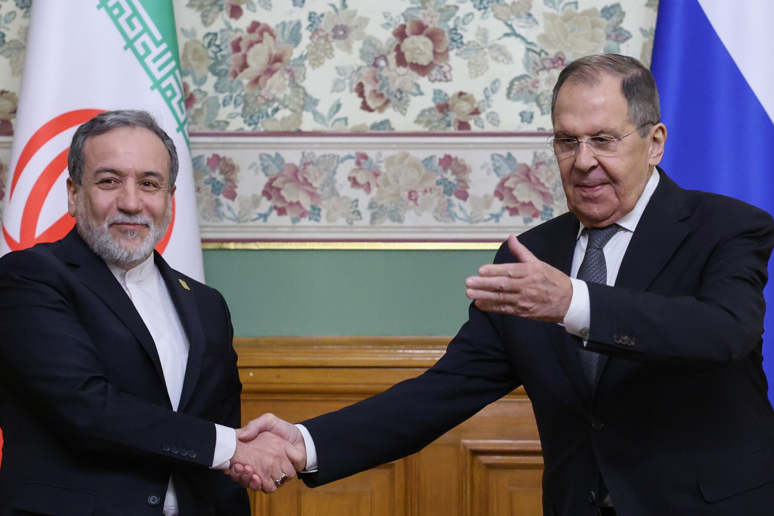 Iran : Lavrov s'entretient avec Araghchi : « Les frappes américano-israéliennes contre des sites énergétiques sont inacceptables » 1 iran lavrov sentretient avec araghchi les frappes americano israeliennes contre des sites energetiques sont inacceptables scaled