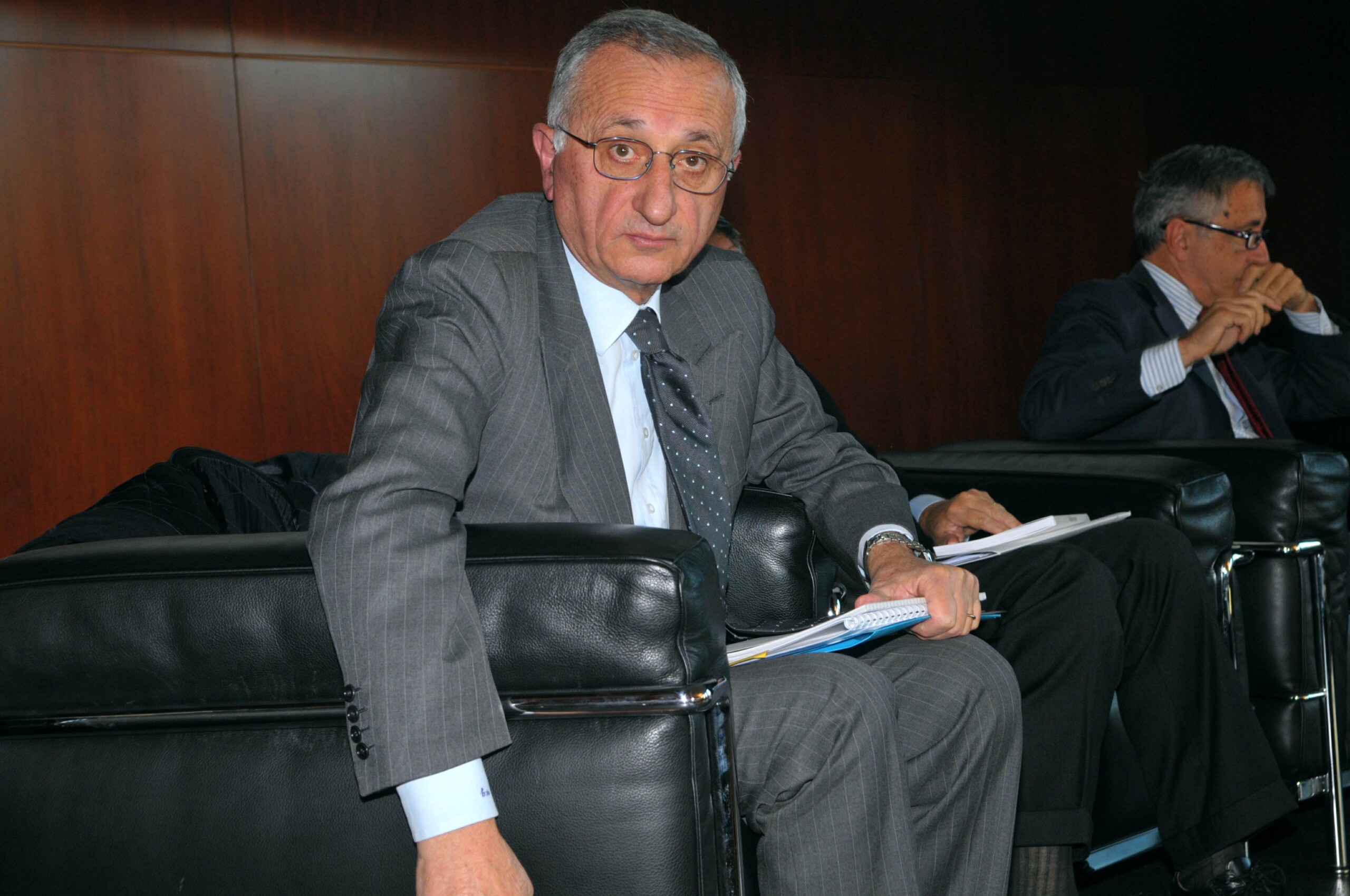 tim gamberale daccord avec lopas de poste pour la consolidation maintenant il faut bien lexpliquer au marche scaled