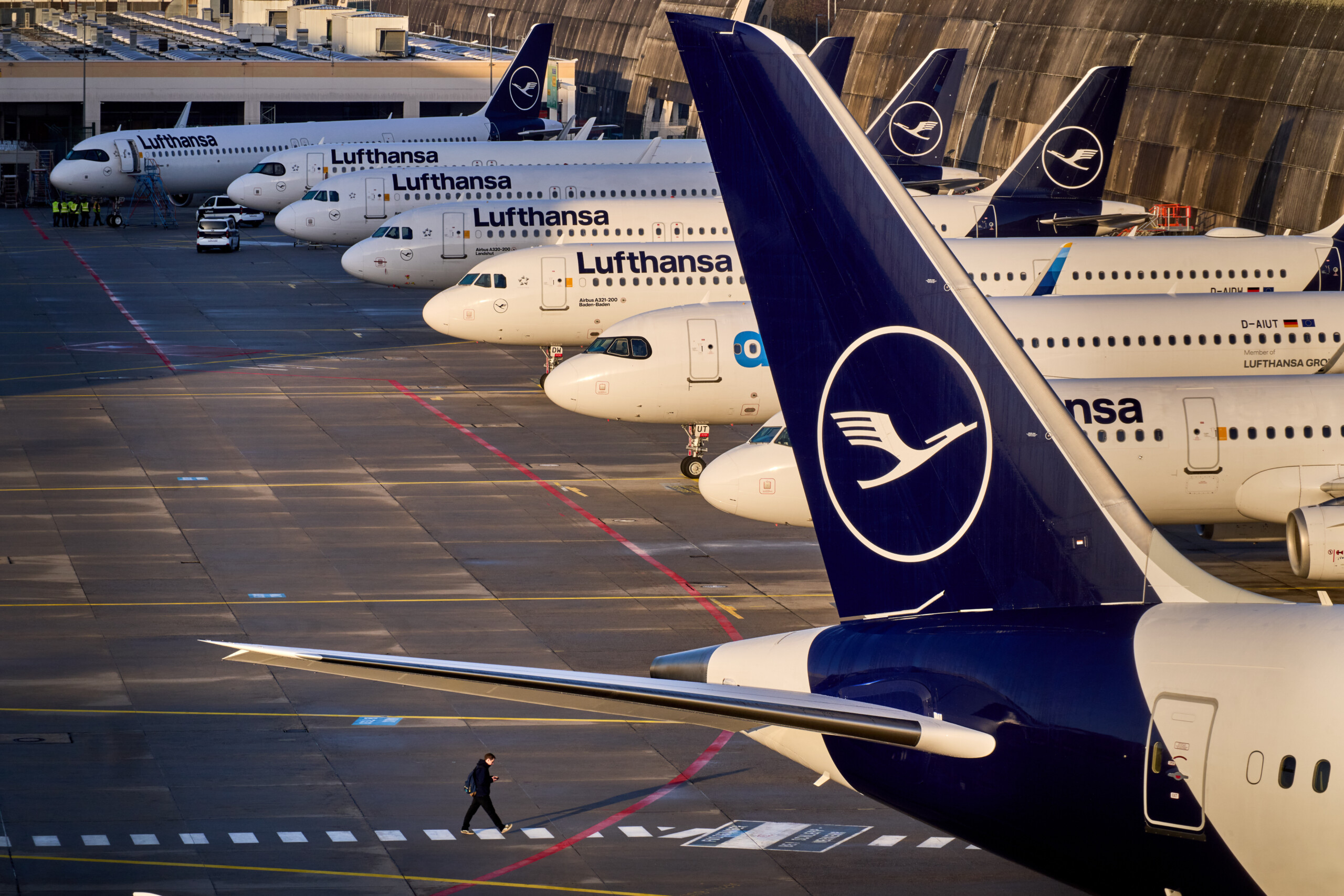 allemagne lufthansa conclut une nouvelle convention collective avec le syndicat scaled