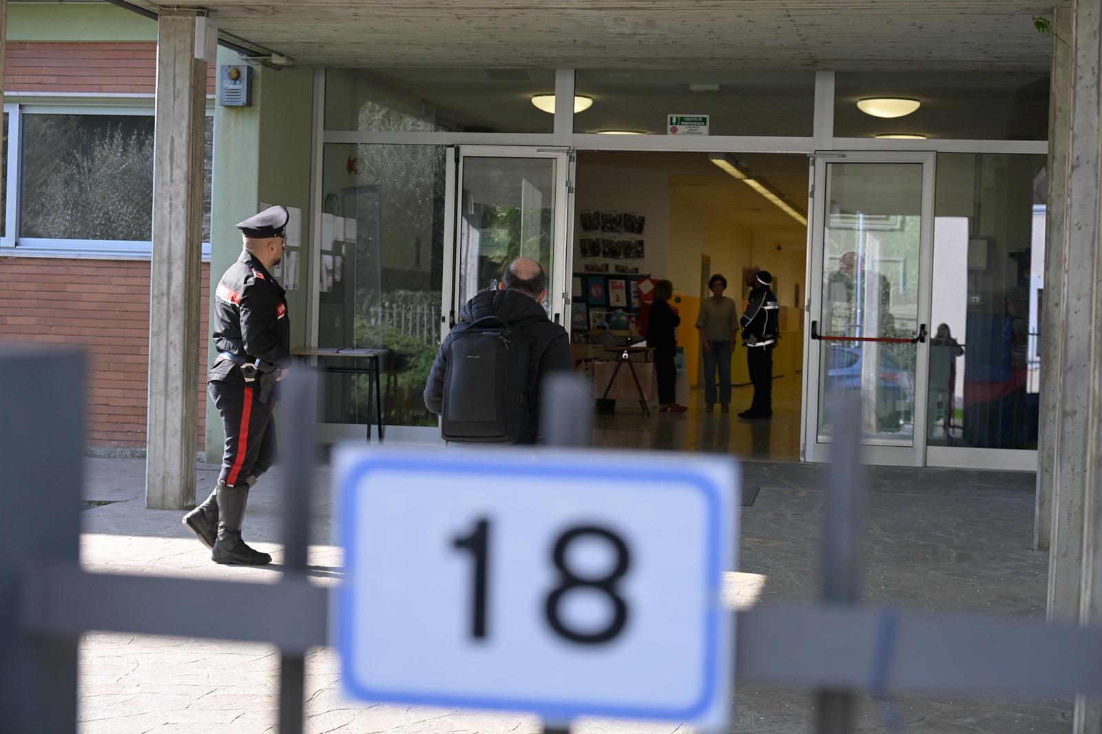 Bergame : la professeure poignardée a quitté l'hôpital ; son avocat indique qu'elle « souhaite retourner à l'école dès que possible » 1 bergame la professeure poignardee a quitte lhopital son avocat indique quelle souhaite retourner a lecole des que possible