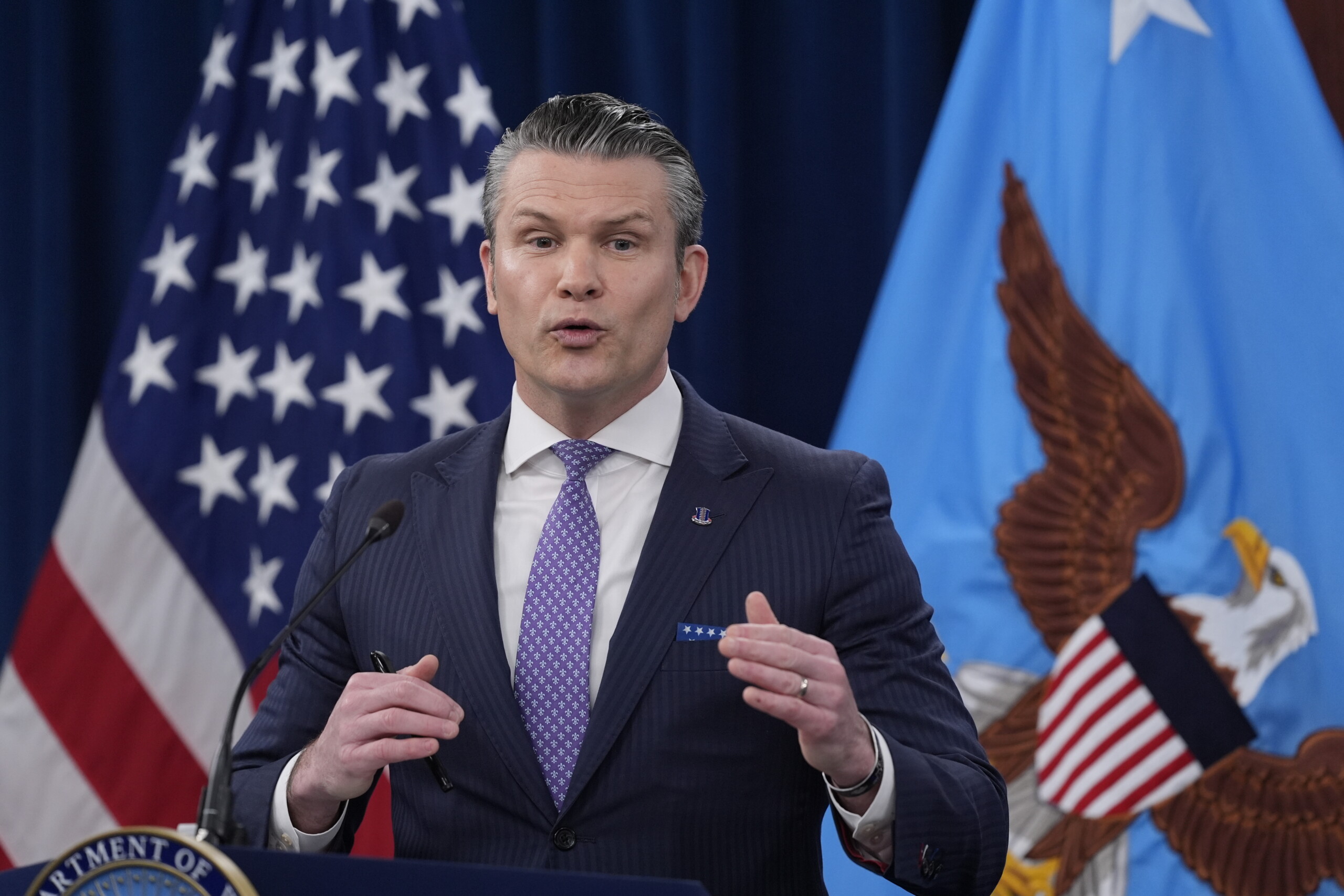 Iran, Hegseth : « Des pourparlers actifs et concrets ; pour l'instant, nous négocions à coups de bombes » 1 iran hegseth des pourparlers actifs et concrets pour linstant nous negocions a coups de bombes scaled
