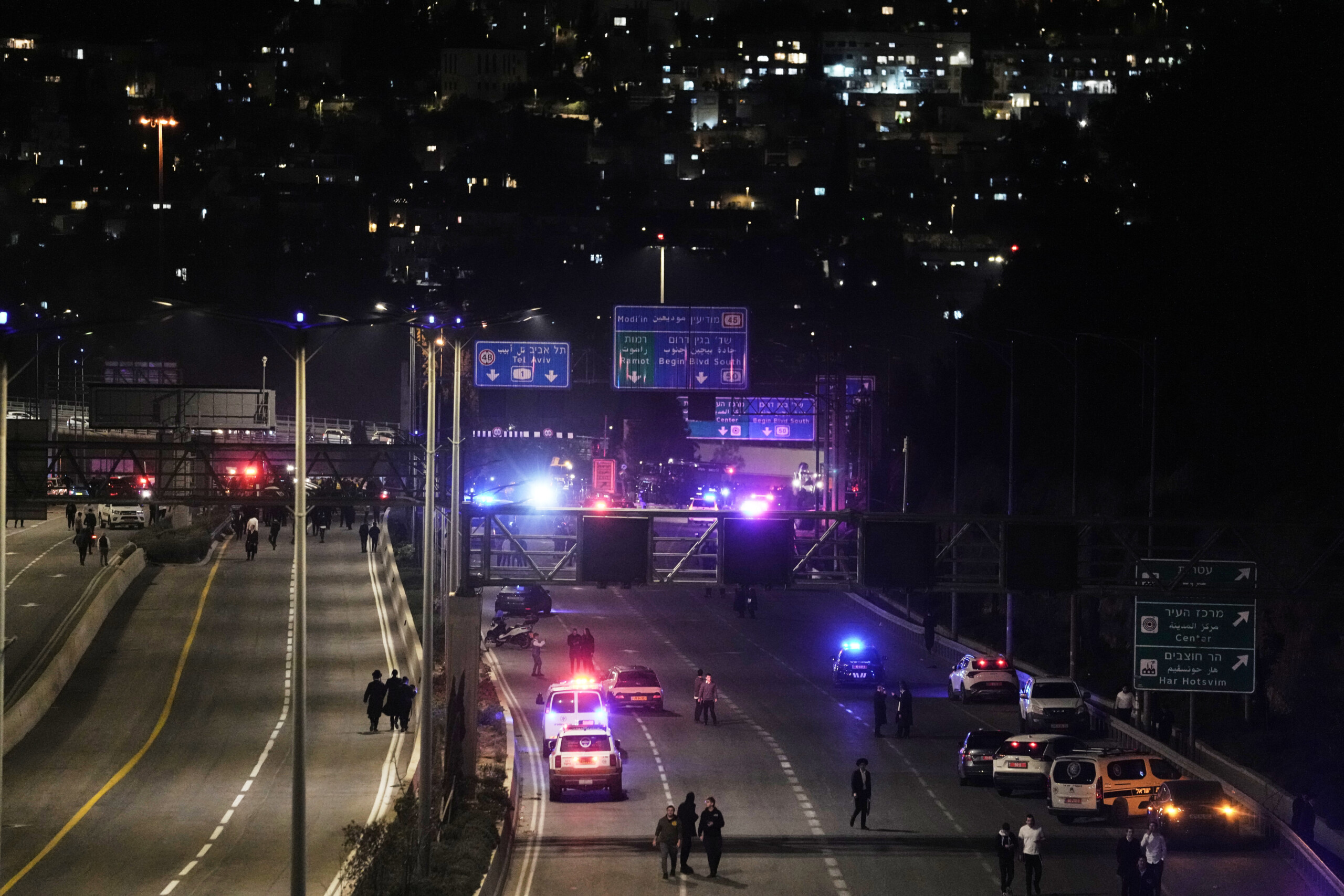 Iran : tirs de missiles contre Israël, au moins dix explosions à Jérusalem 1 iran tirs de missiles contre israel au moins dix explosions a jerusalem scaled