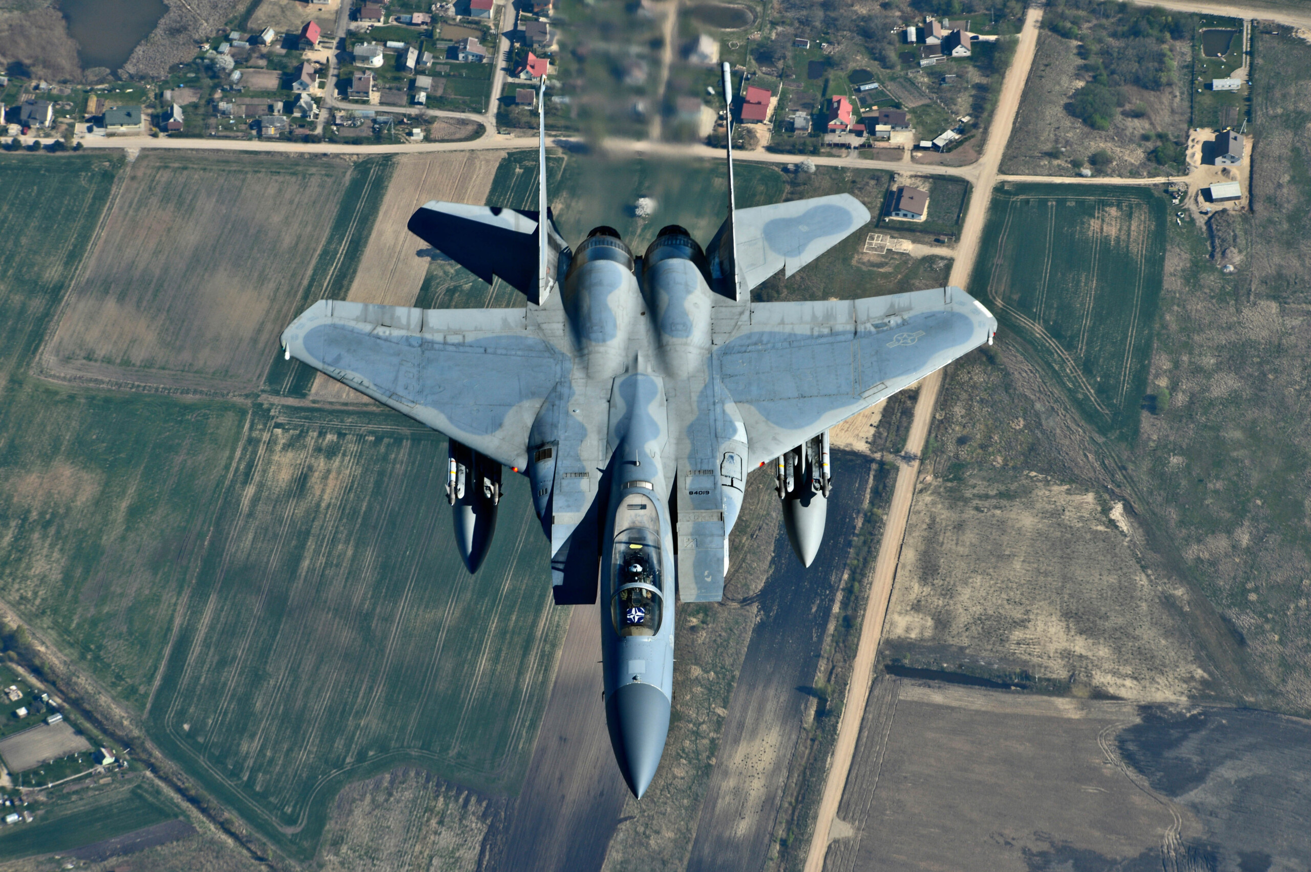 Iran, WSJ : « Le deuxième chasseur qui s'est écrasé aurait également été abattu par Téhéran » 1 iran wsj le deuxieme chasseur qui sest ecrase aurait egalement ete abattu par teheran scaled