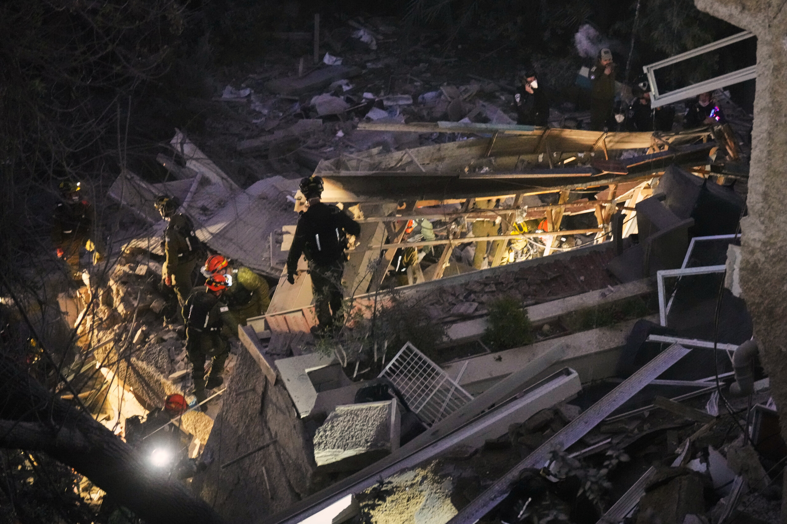 Israël, immeuble touché par un missile iranien à Haïfa : 2 morts 1 israel immeuble touche par un missile iranien a haifa 2 morts scaled