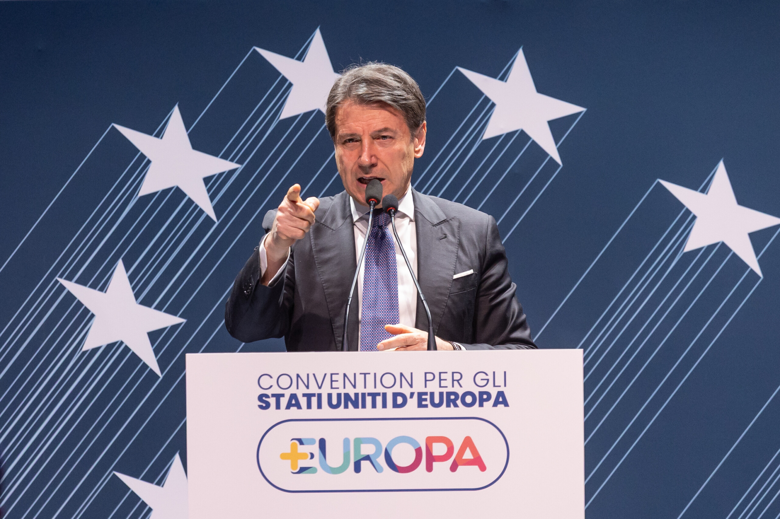 mafia conte a meloni assez de victimisation clarifie les liens entre le clan senese et fdi scaled