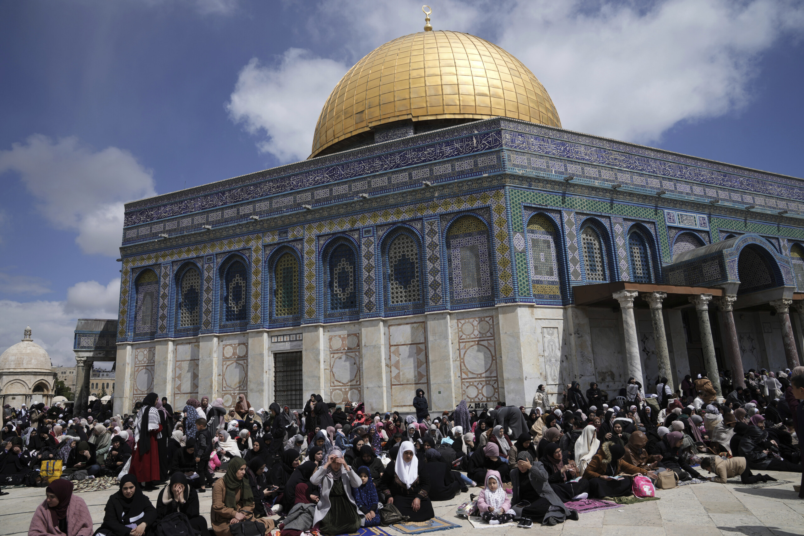 Moyen-Orient : la mosquée Al-Aqsa rouvre ses portes après 40 jours 1 moyen orient la mosquee al aqsa rouvre ses portes apres 40 jours scaled