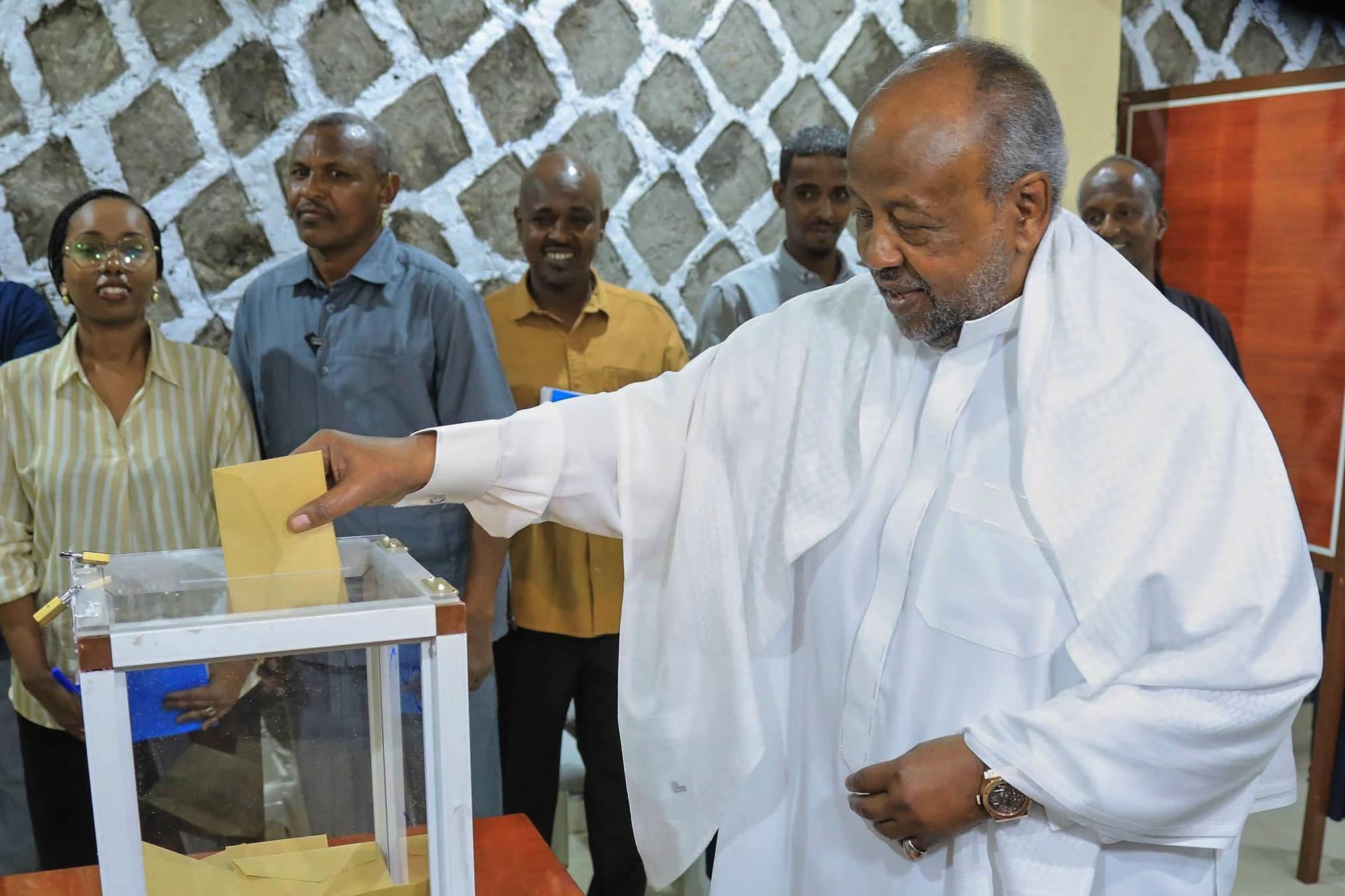 Djibouti, Guelleh réélu président pour un sixième mandat avec 97,8 % 1 djibouti guelleh reelu president pour un sixieme mandat avec 978