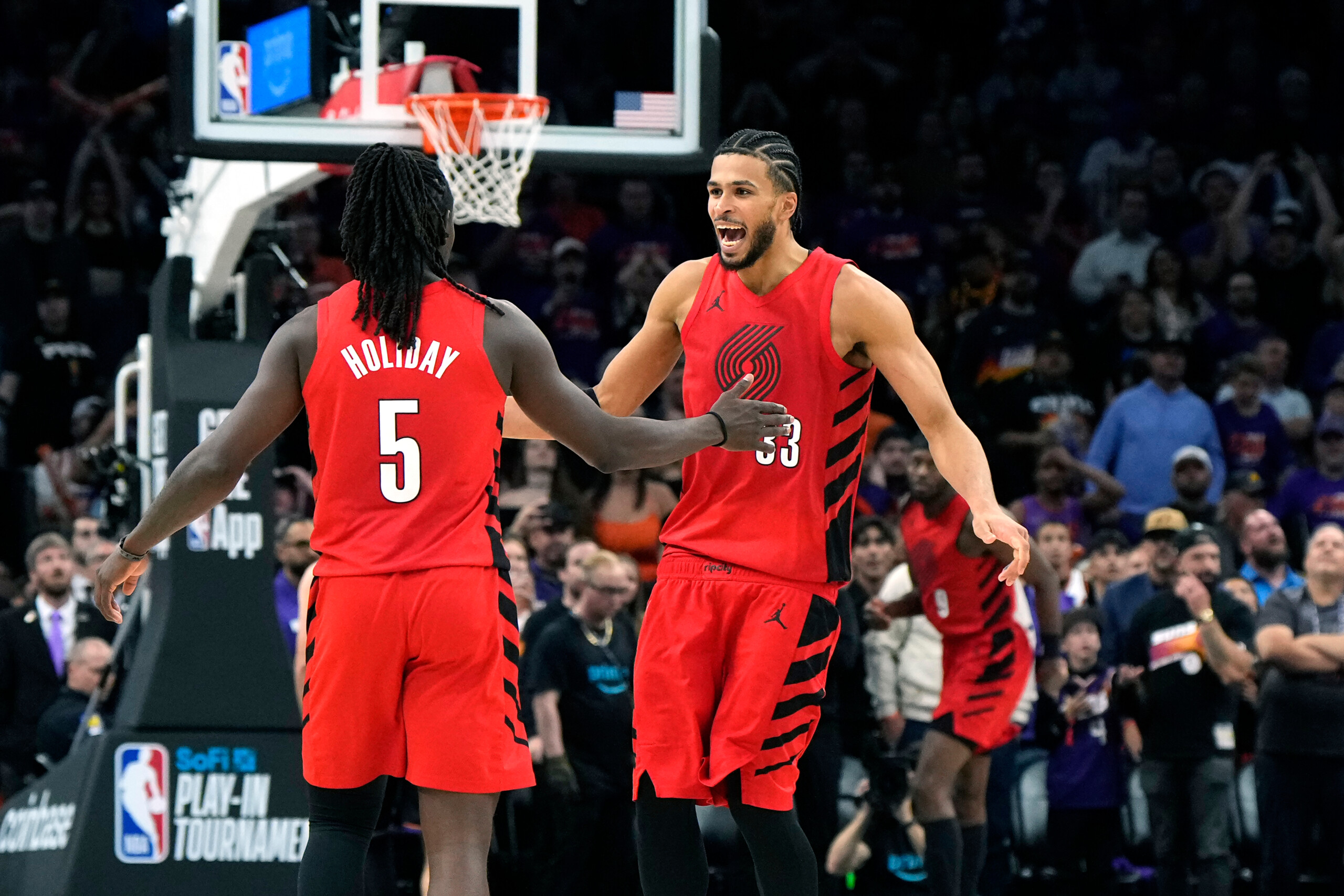 charlotte elimine miami lors des play in portland fait son retour en play offs scaled