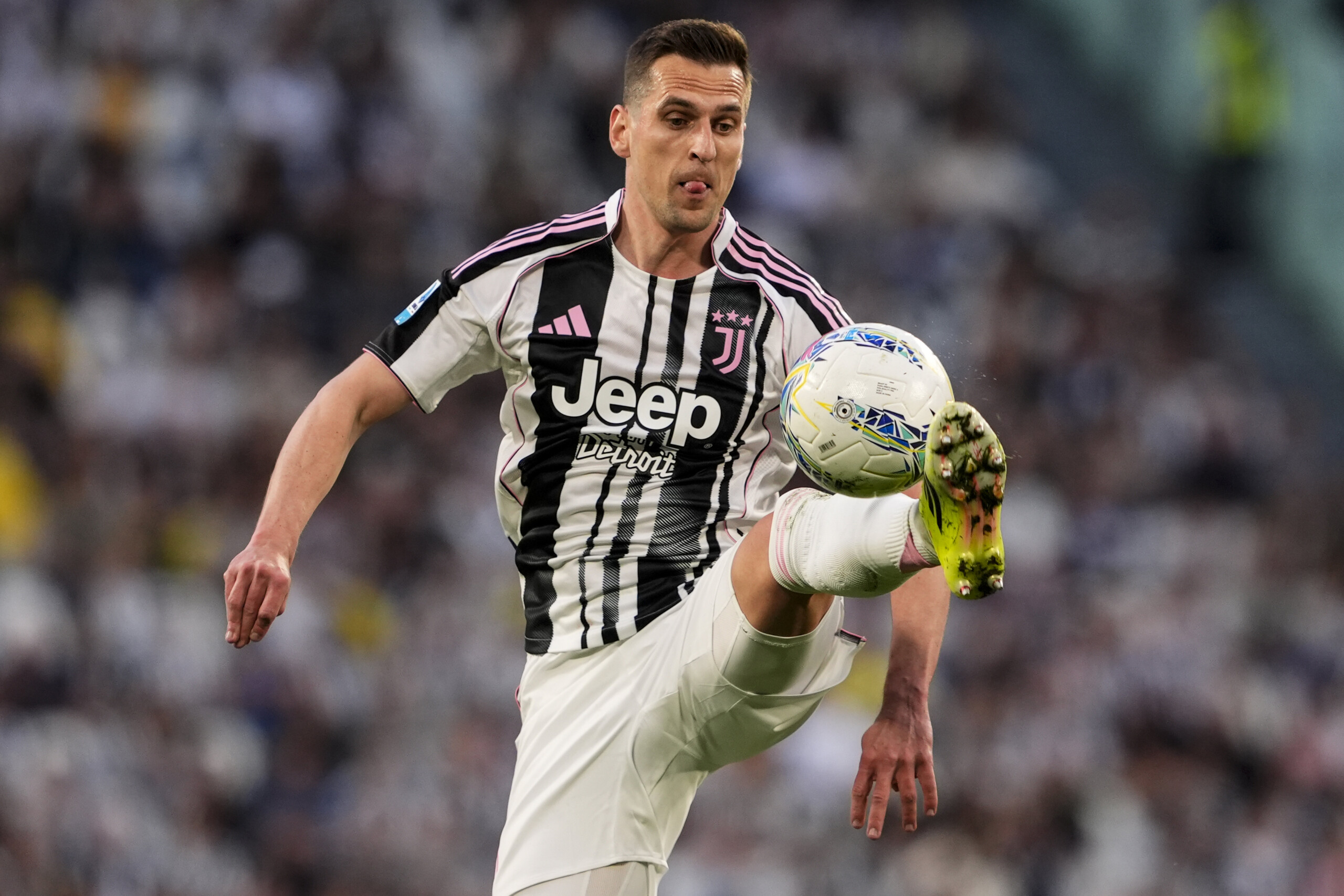 juventus blessure de gravite moderee au biceps femoral pour milik scaled