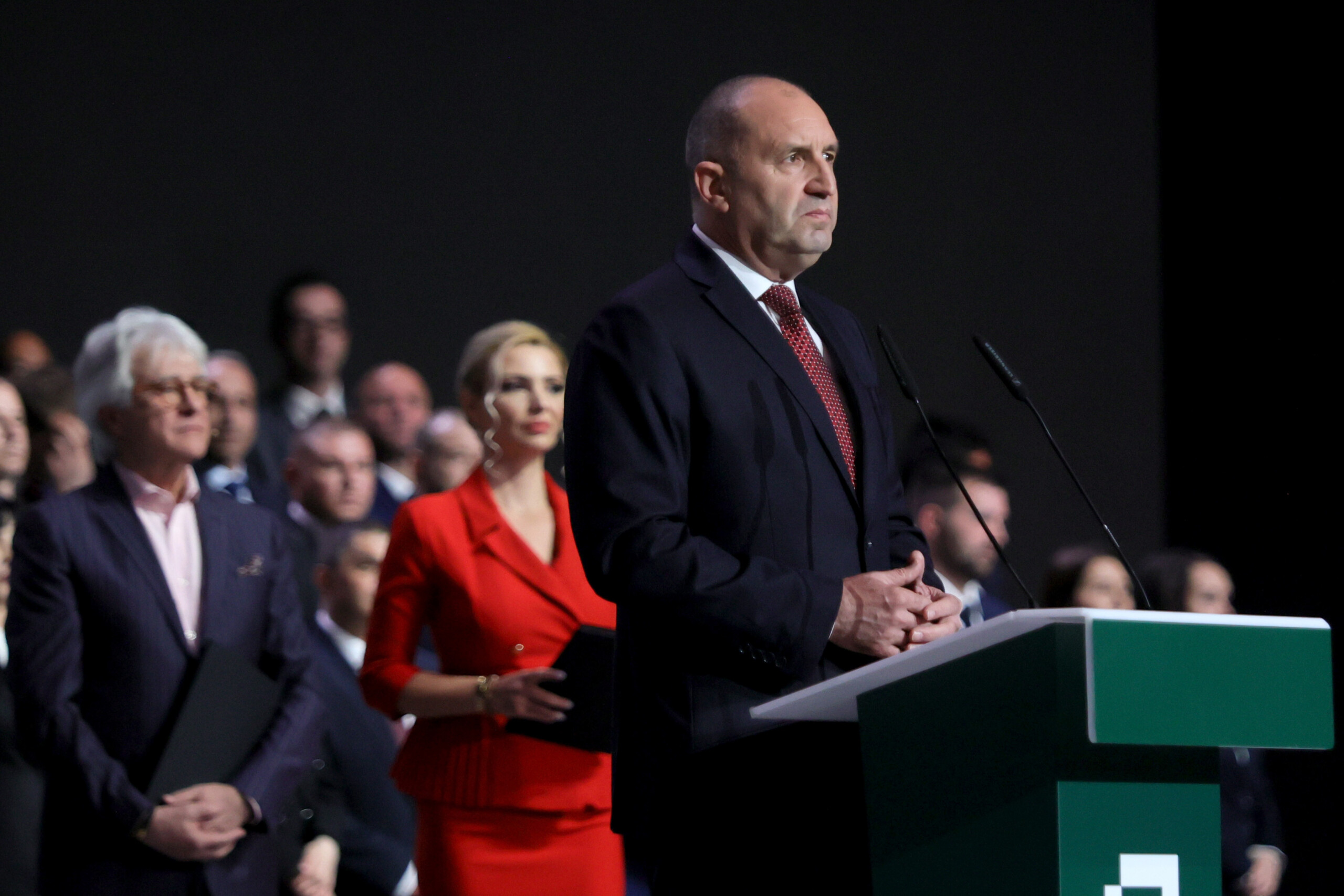 bulgarie sondage a la sortie des urnes radev en passe de lemporter avec 39 des voix scaled