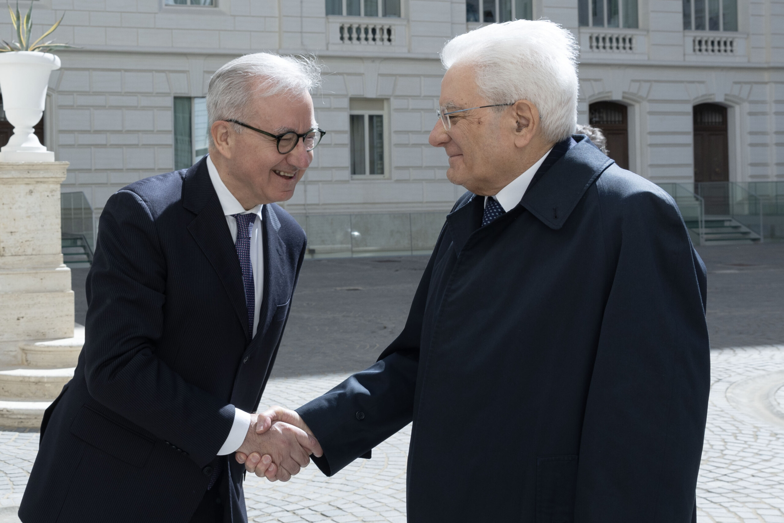 decret loi sur la securite vers un amendement visant a supprimer la disposition relative aux avocats et troisieme lecture au senat scaled